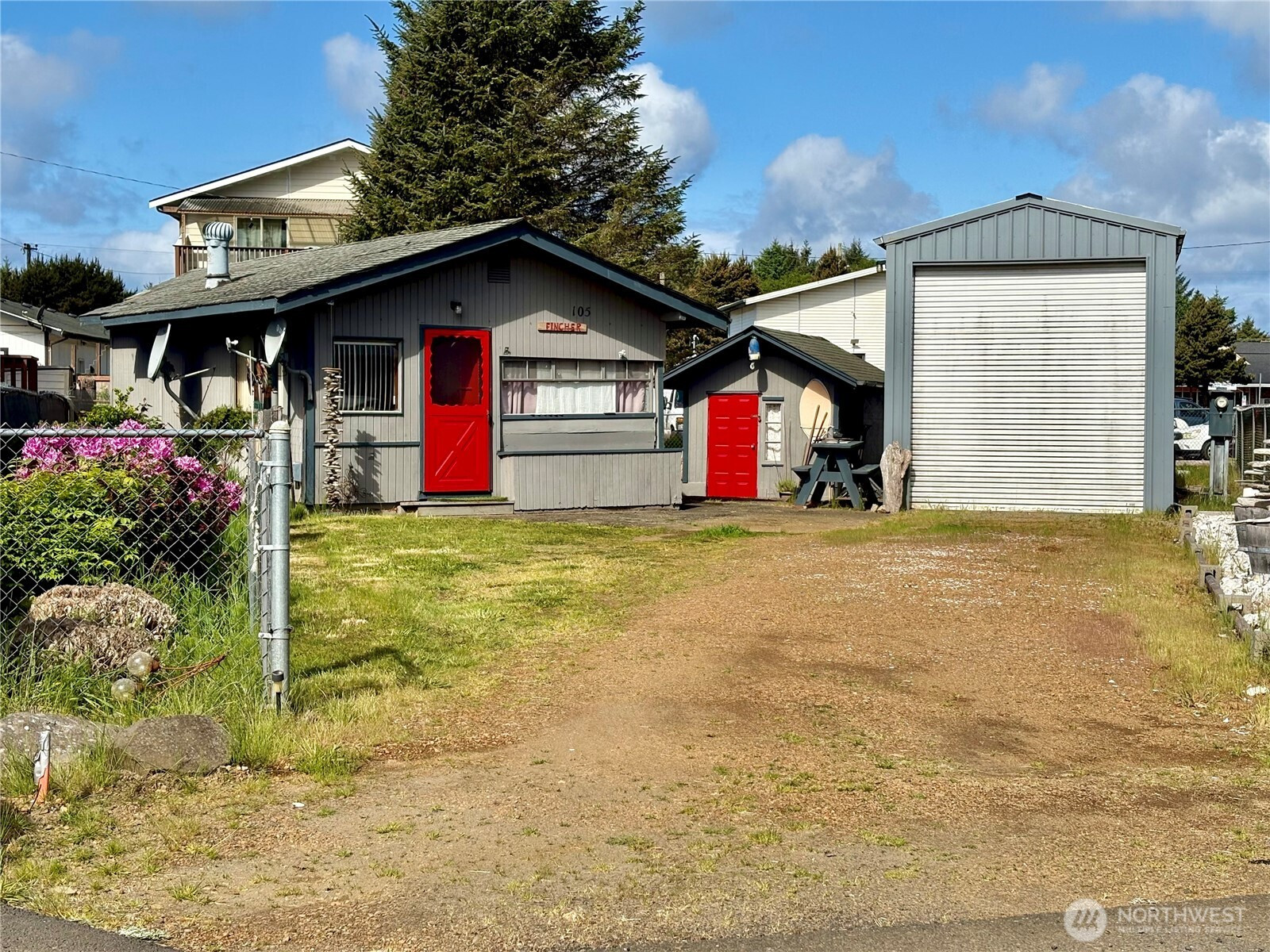 105 Victoria Loop NE, Ocean Shores, WA 98520