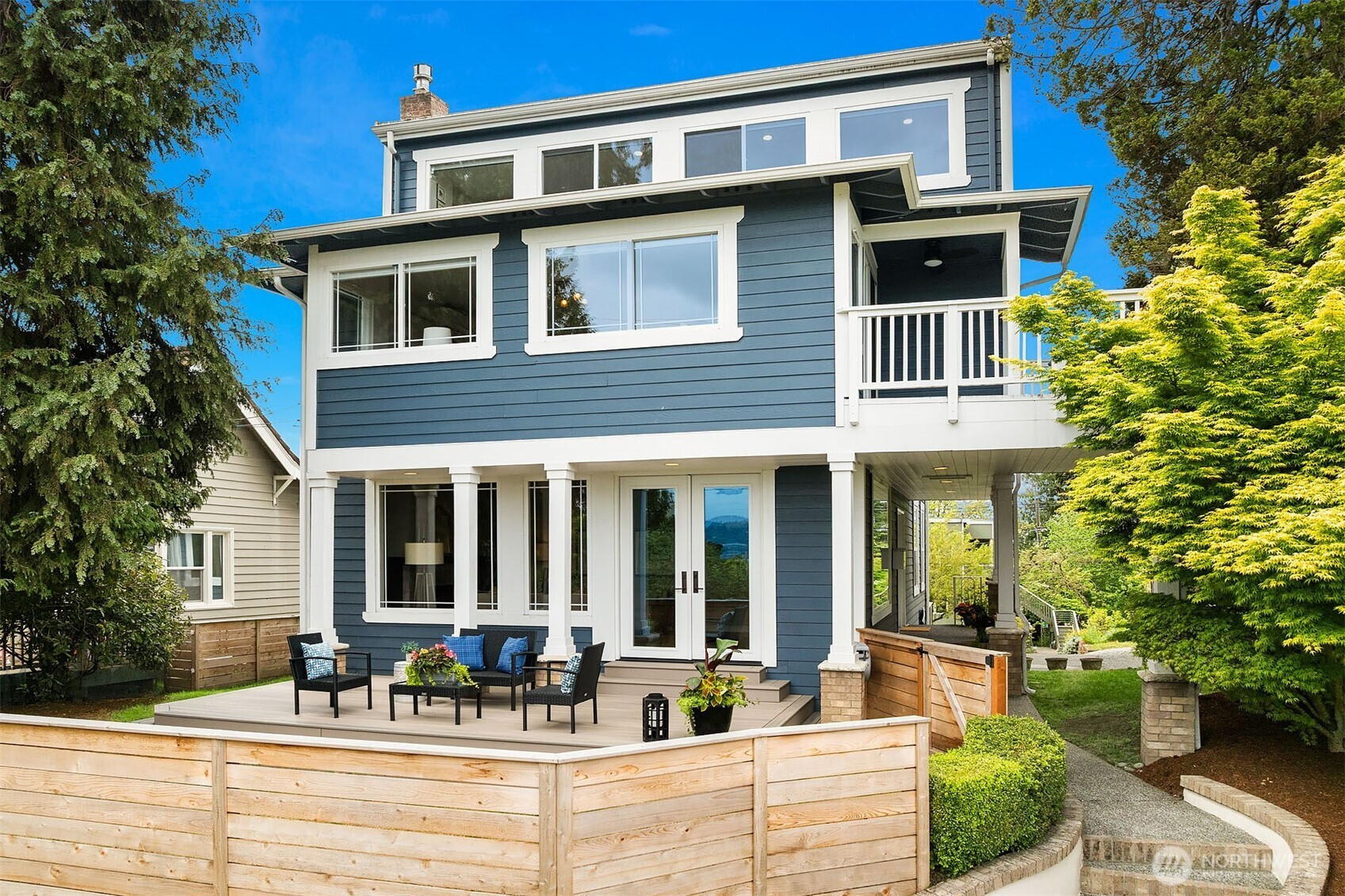 915 30th Avenue S, Seattle, WA 98144