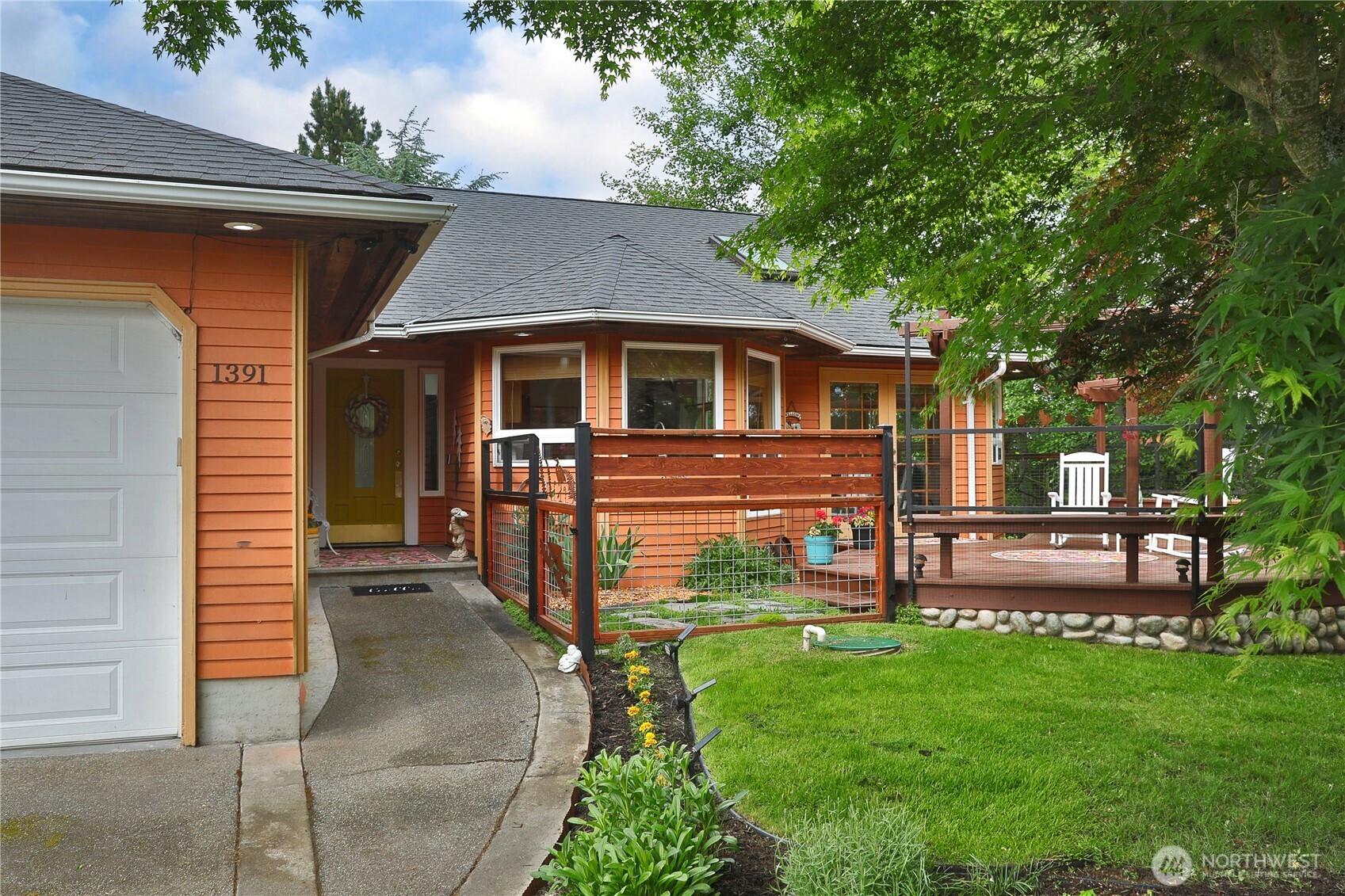 1391 Pelican Court, Freeland, WA 98249