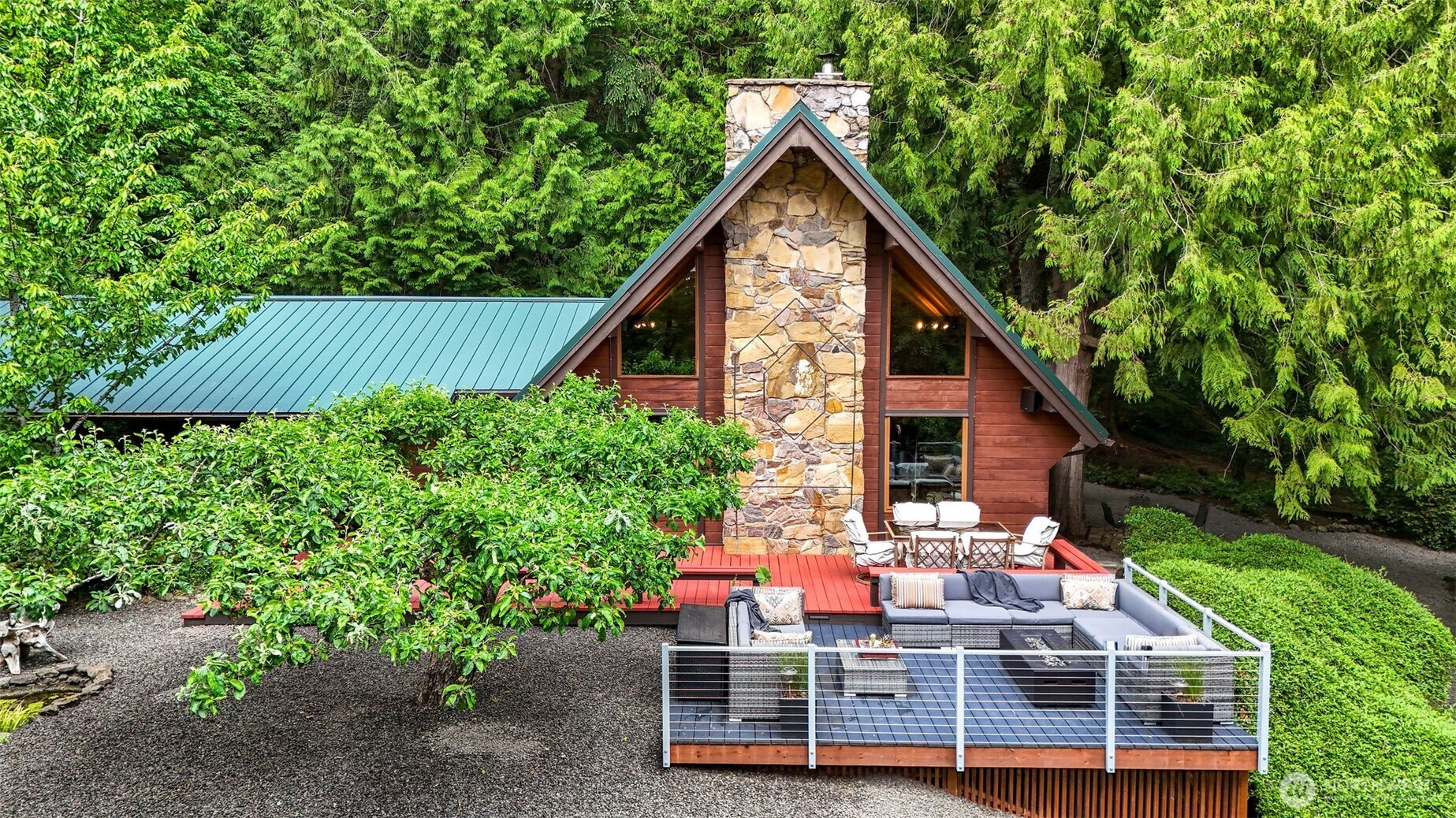 6350 Lariat Loop, Bainbridge Island, WA 98110