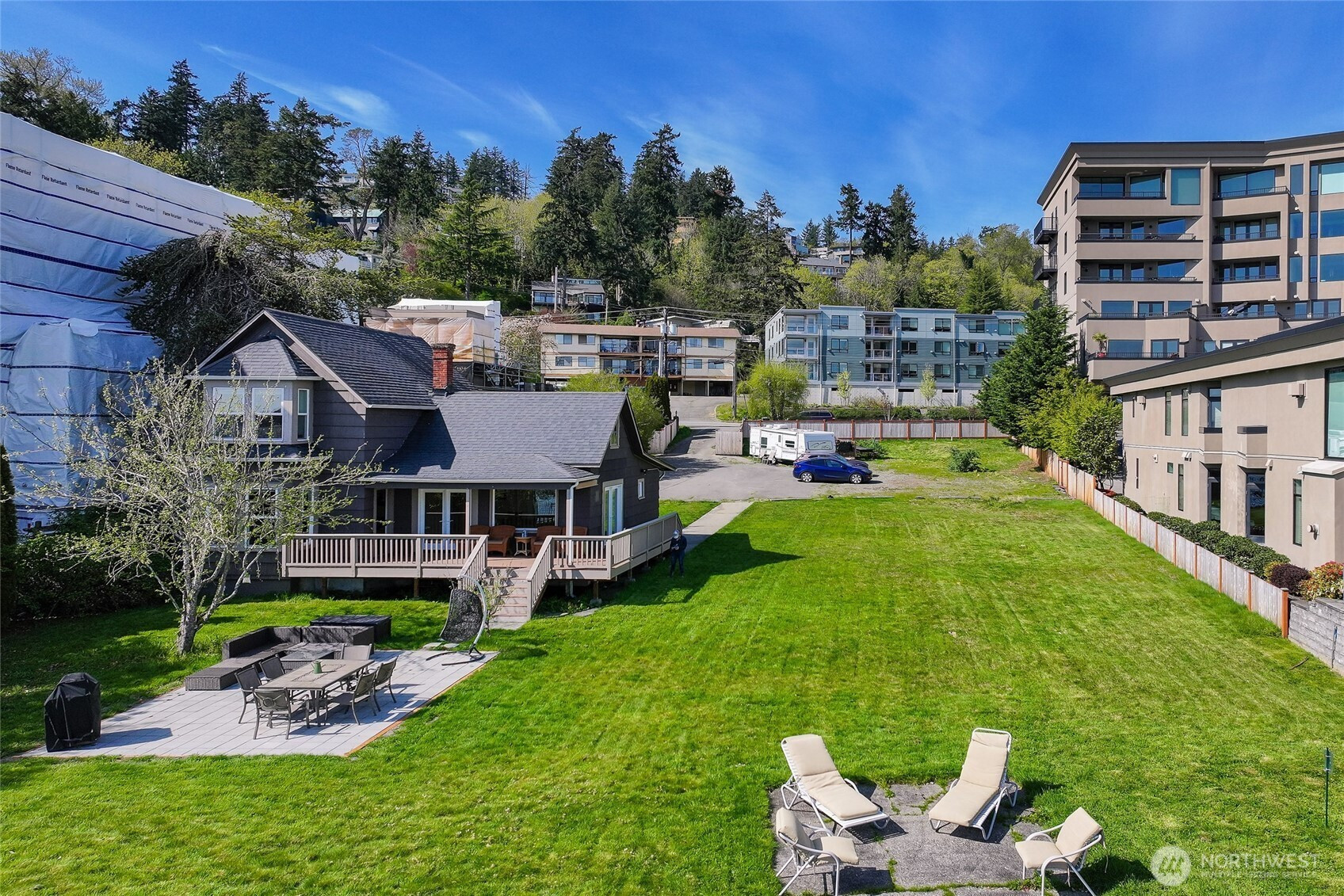 9049 NE Juanita Drive, Kirkland, WA 98034