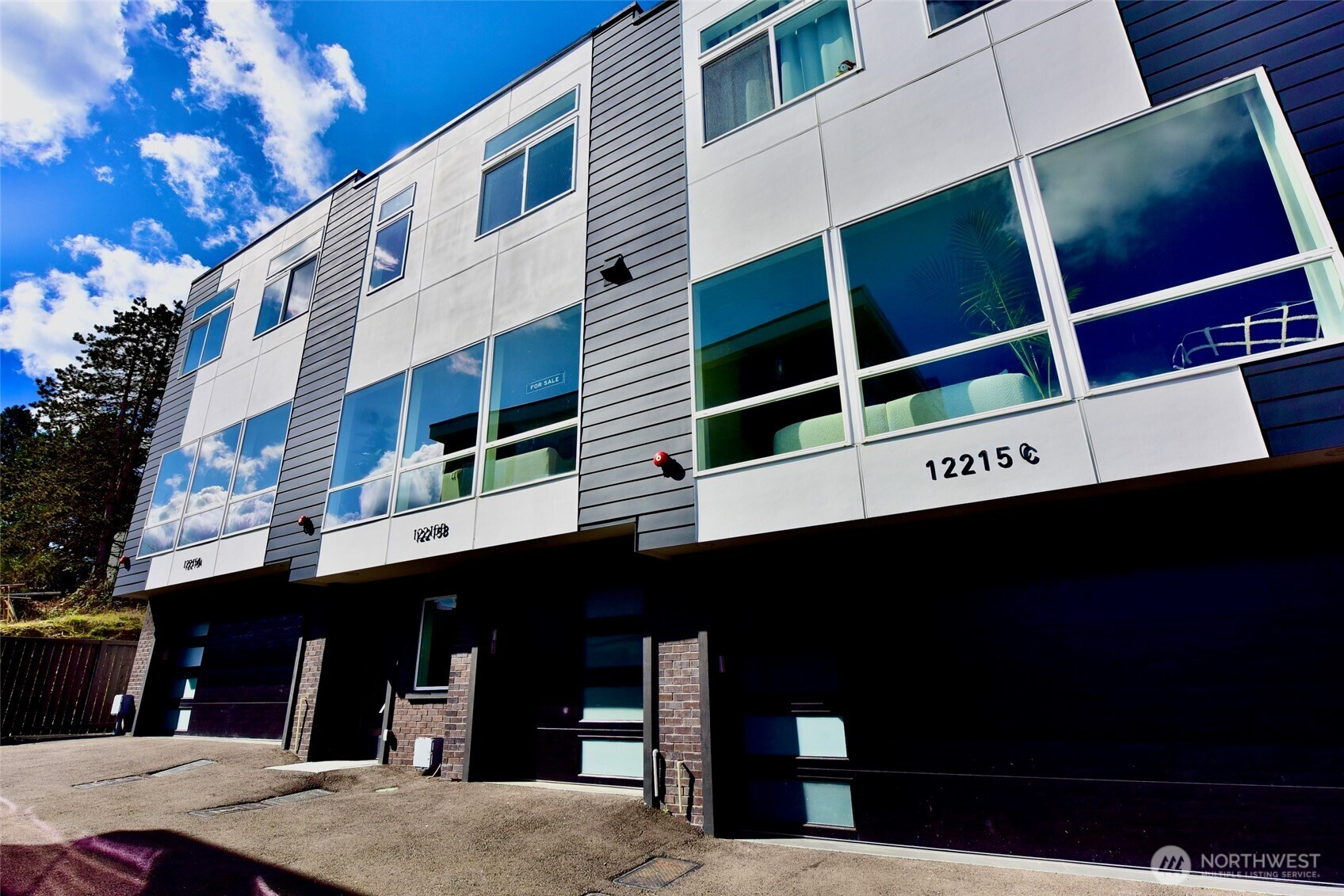 12215 Des Moines Memorial Drive S, Burien, WA 98168