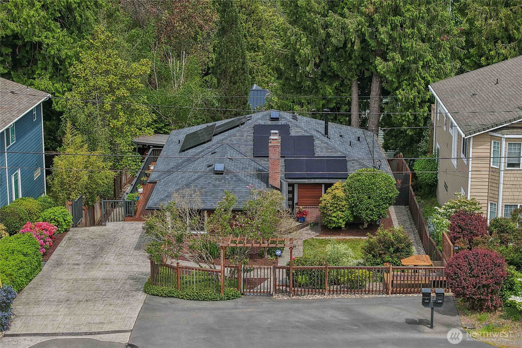 4208 SW Roxbury Street, Seattle, WA 98136