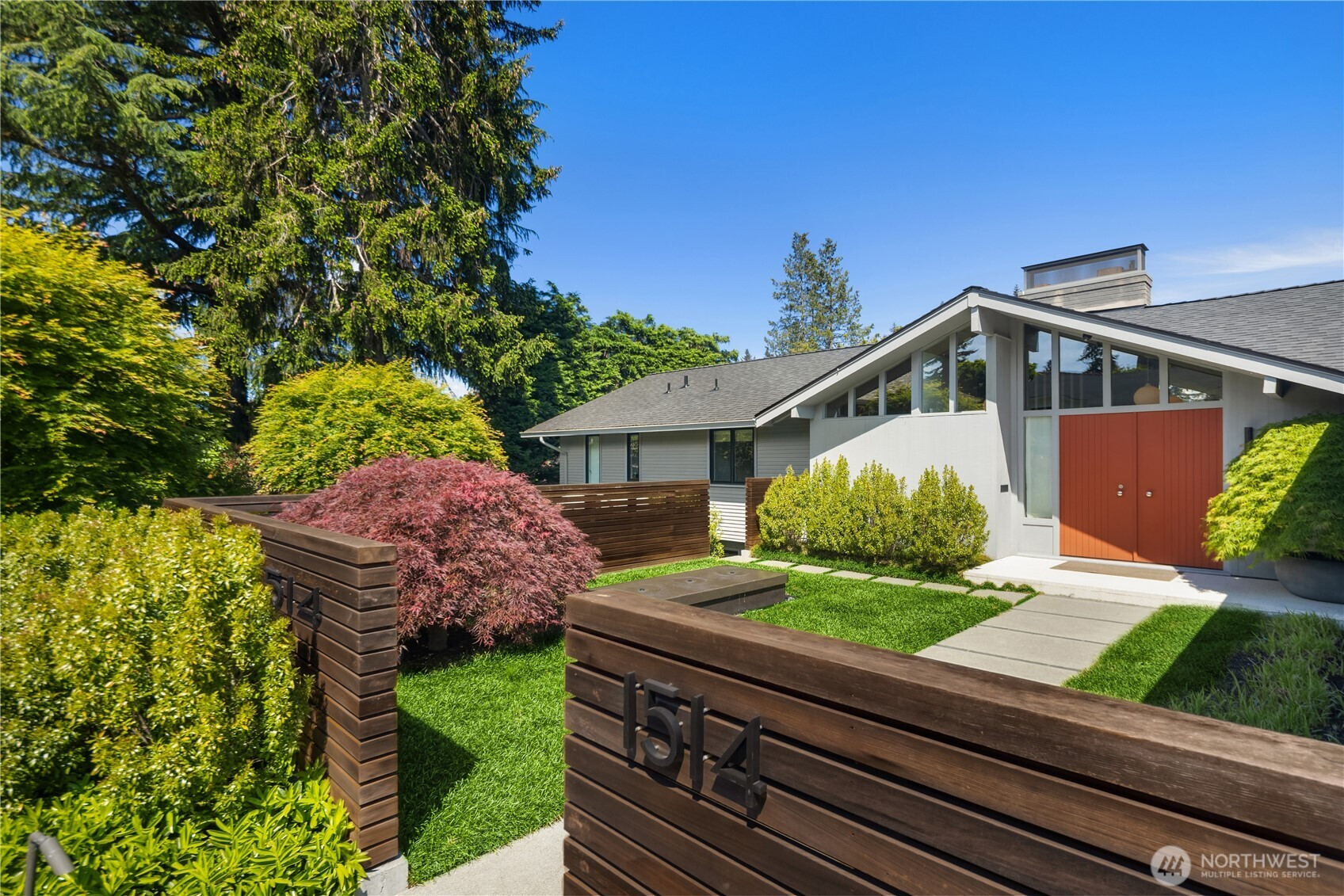 1514 Shenandoah Drive E, Seattle, WA 98112