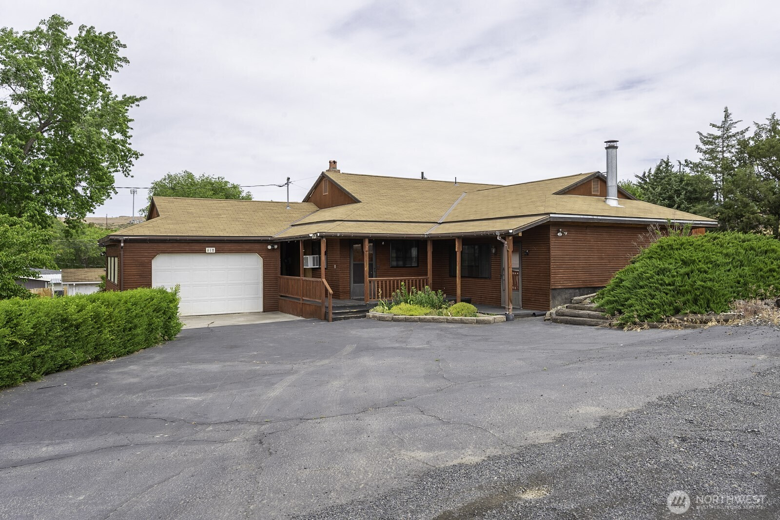 618 1st Avenue NE, Soap Lake, WA 98848