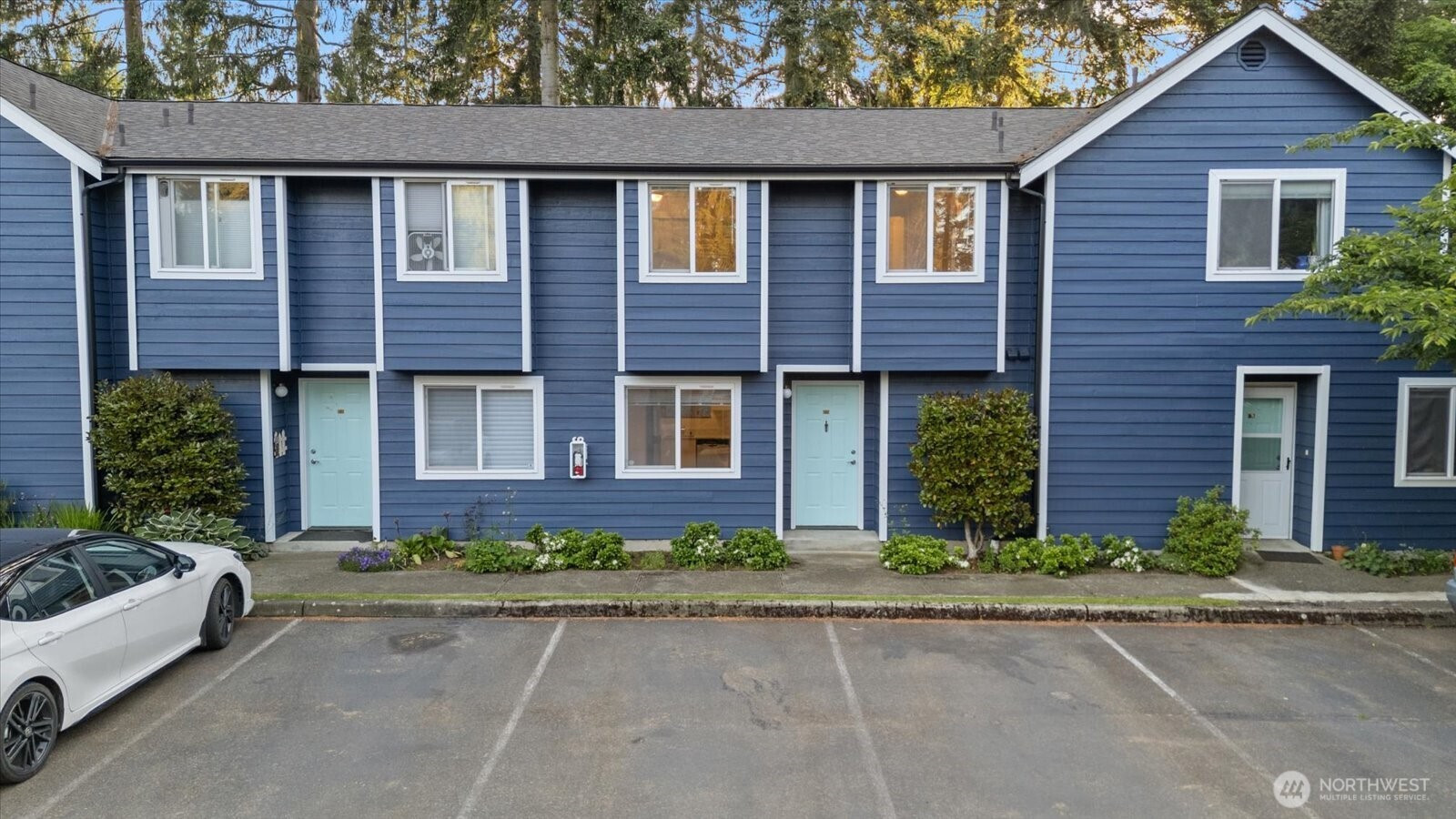 21904 56th Avenue W, Mountlake Terrace, WA 98043