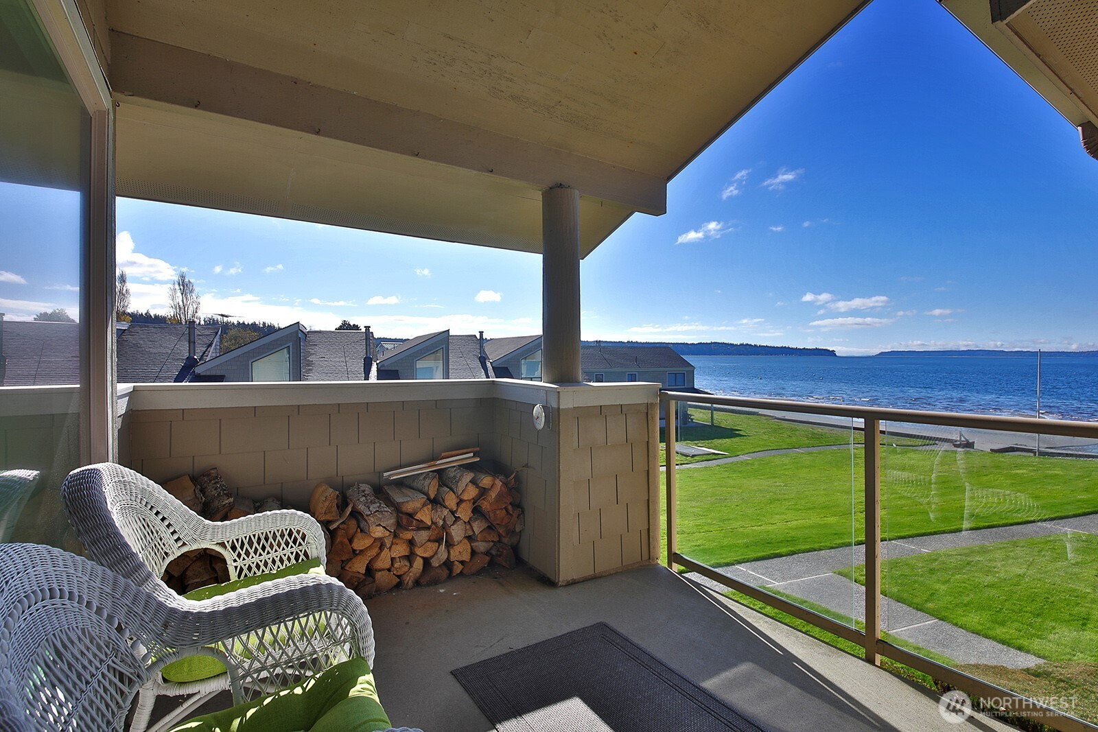 816 Old Beach Road, Freeland, WA 98249