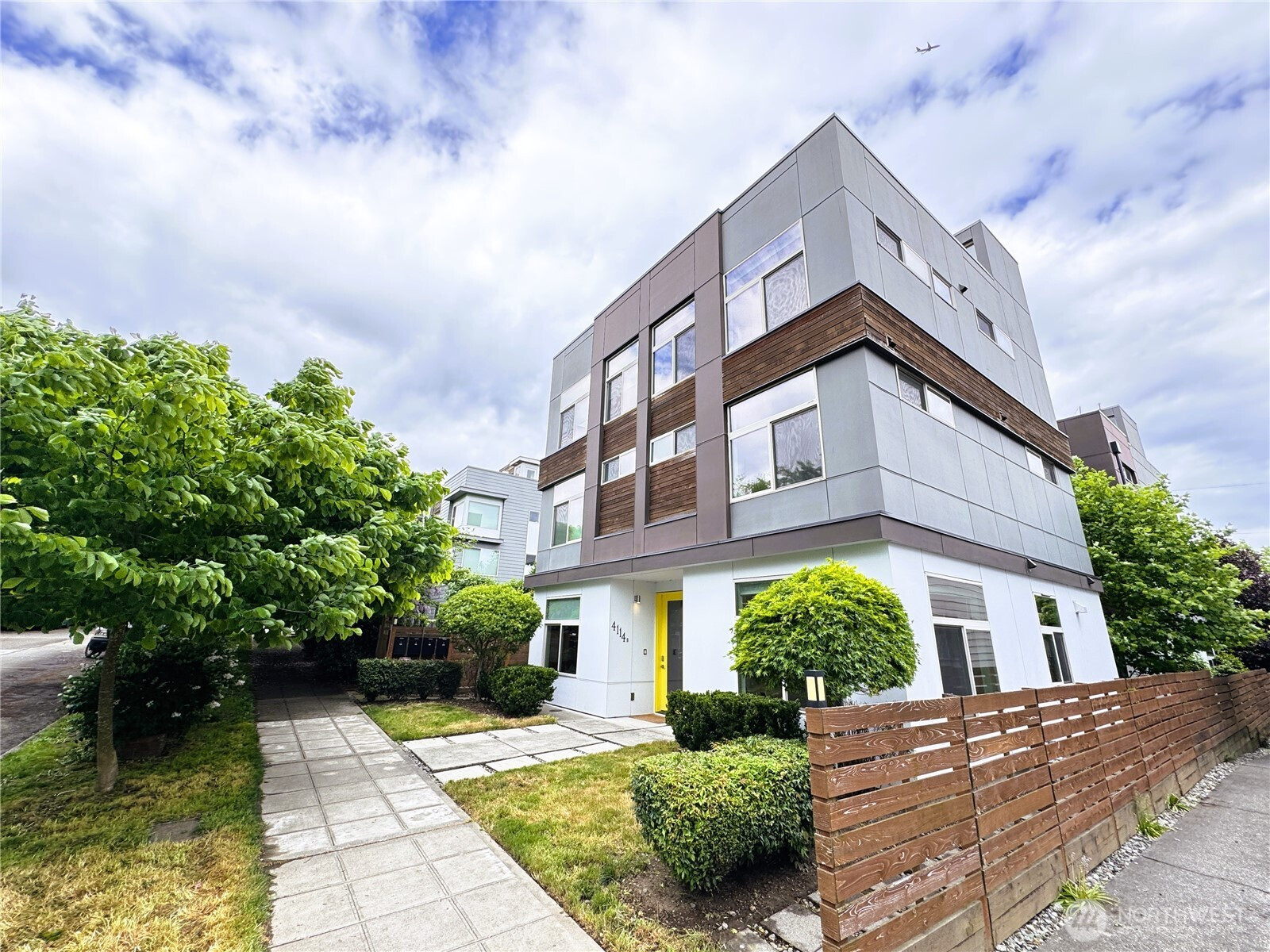4114 Linden Avenue N, Seattle, WA 98103
