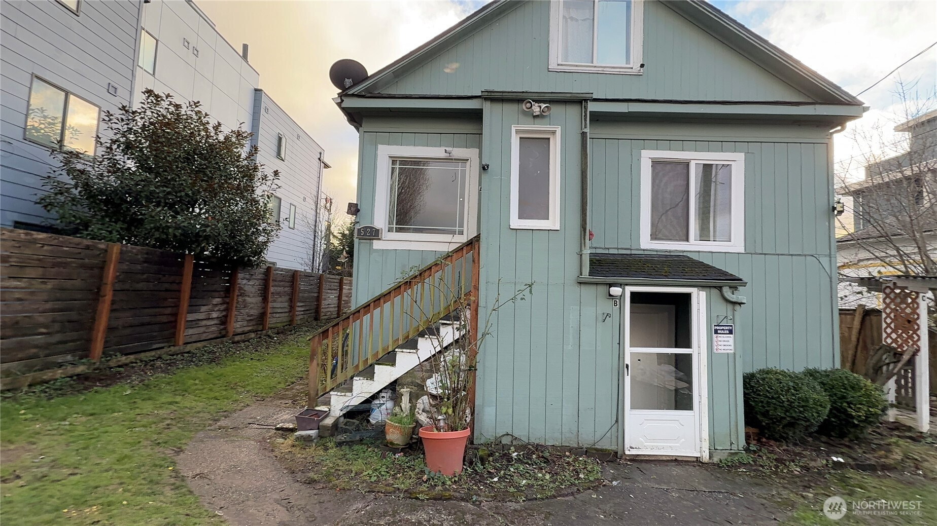 527 S Sullivan Street, Seattle, WA 98108