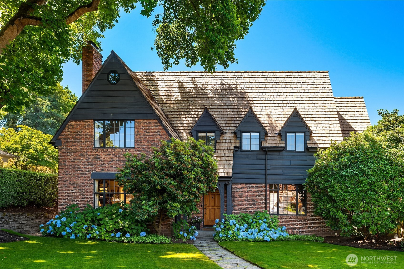 1105 Shenandoah Drive E, Seattle, WA 98112