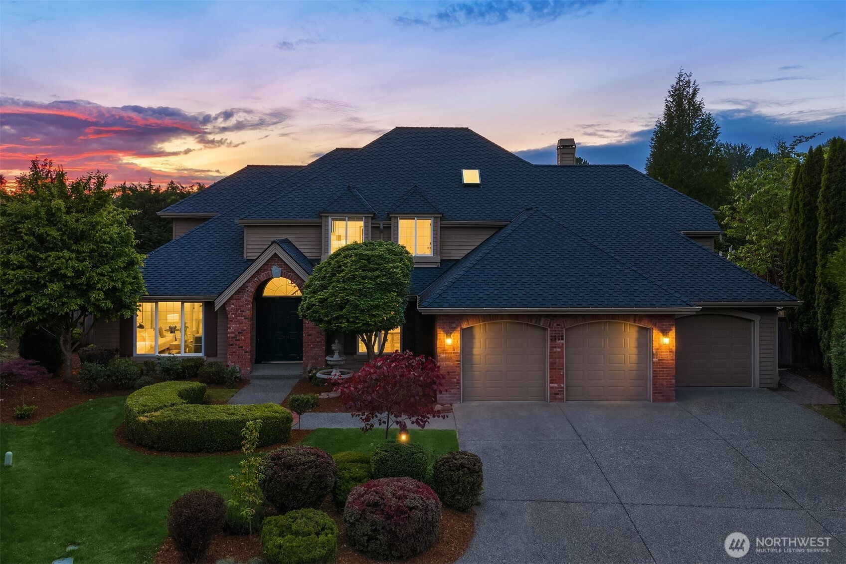 2215 271st Court SE, Sammamish, WA 98075