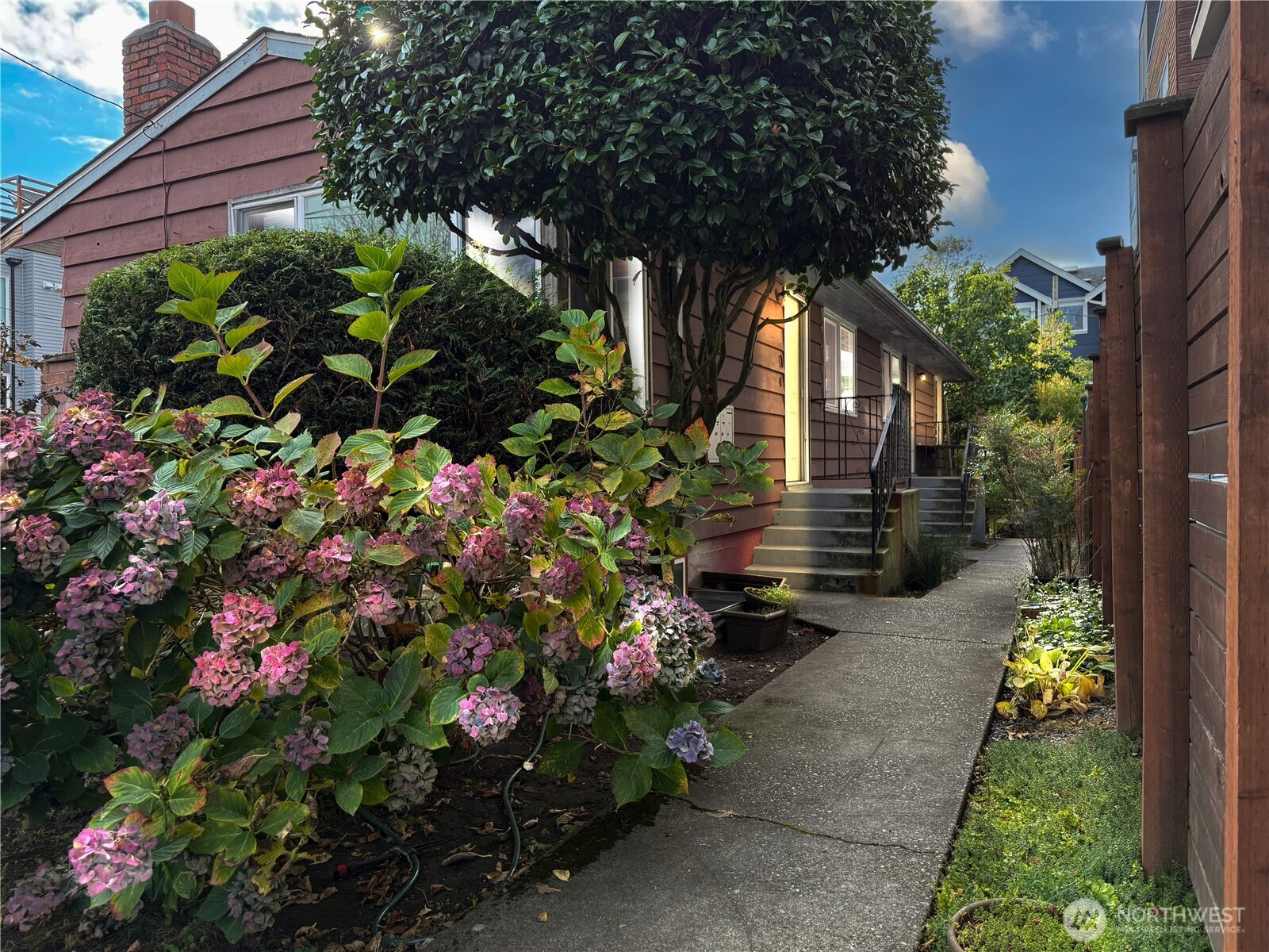 1409 NW 65th Street, Seattle, WA 98117