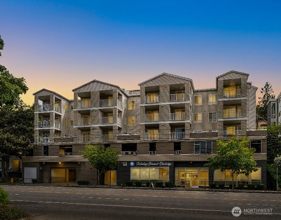2530 Fifteenth Avenue W, Seattle, WA 98119