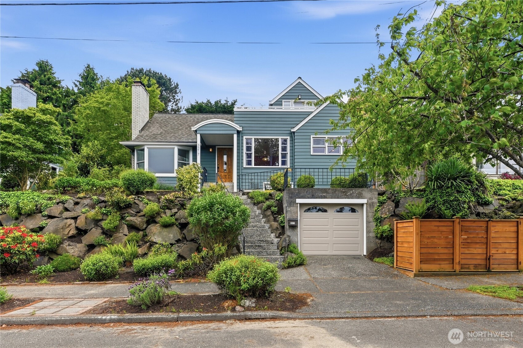 3217 36th Avenue W, Seattle, WA 98199