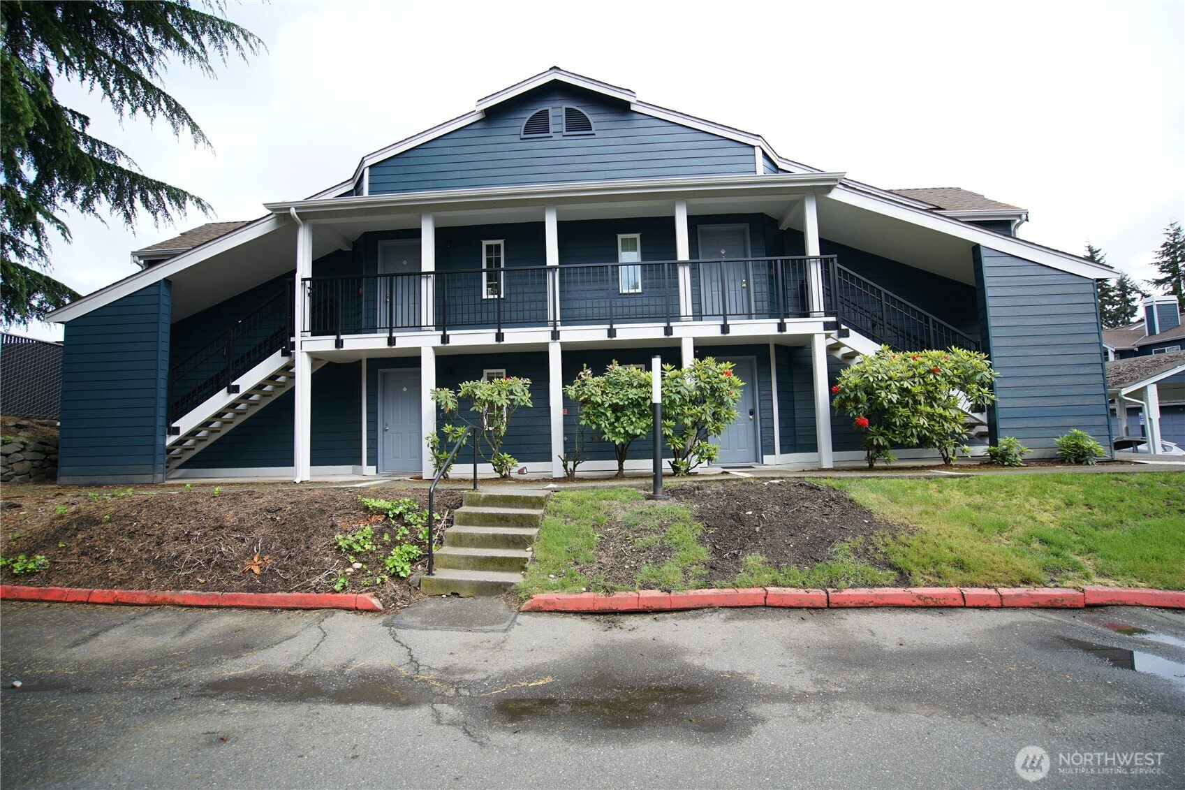 215 SW 100th Street, Everett, WA 98201