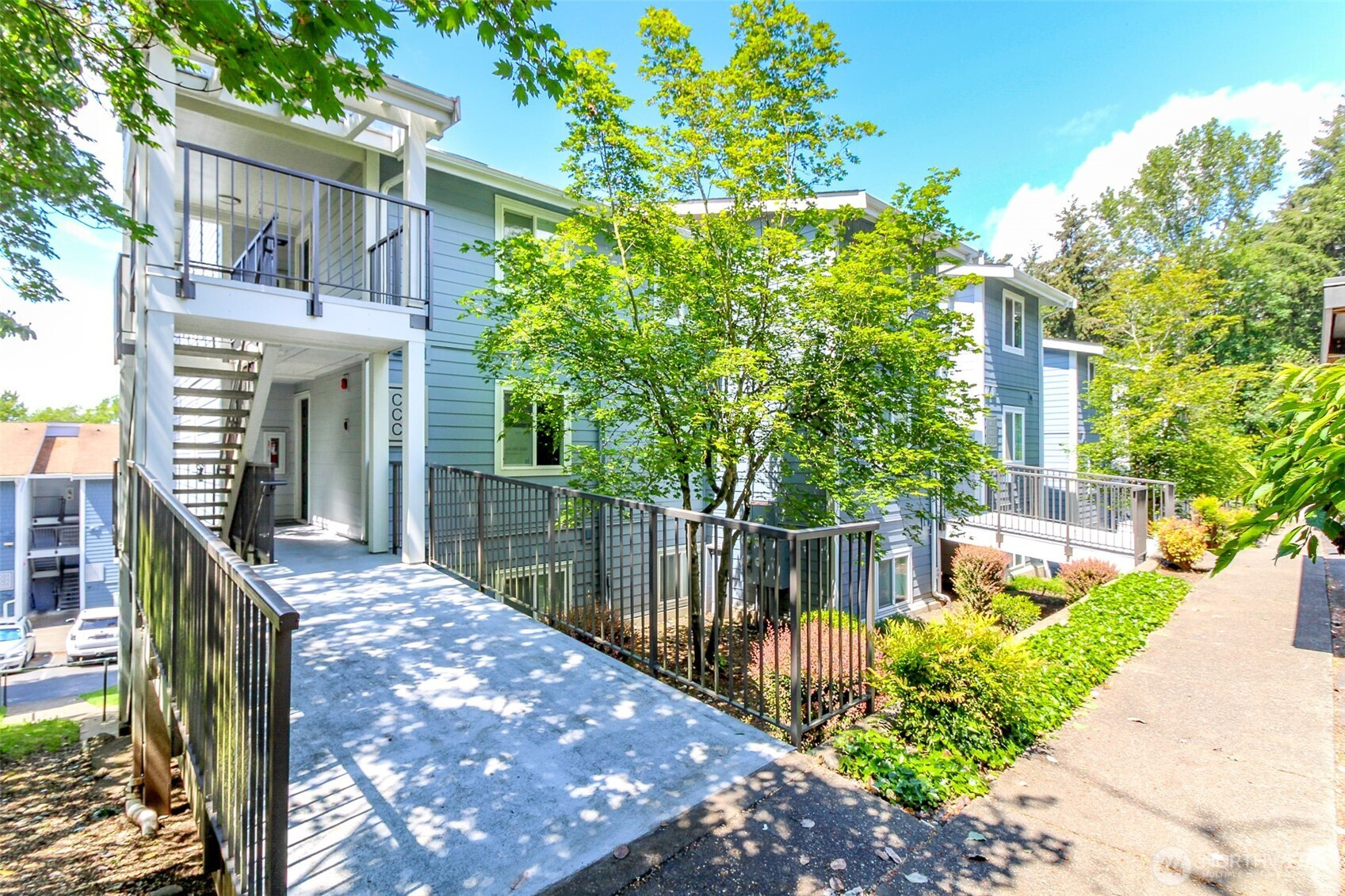 2431 S 248th Street, Kent, WA 98032