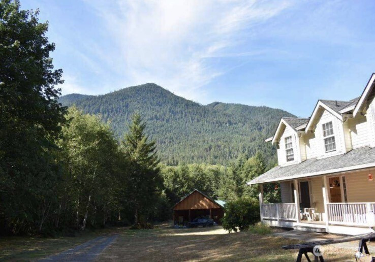 4244 Duckabush Road, Brinnon, WA 98320