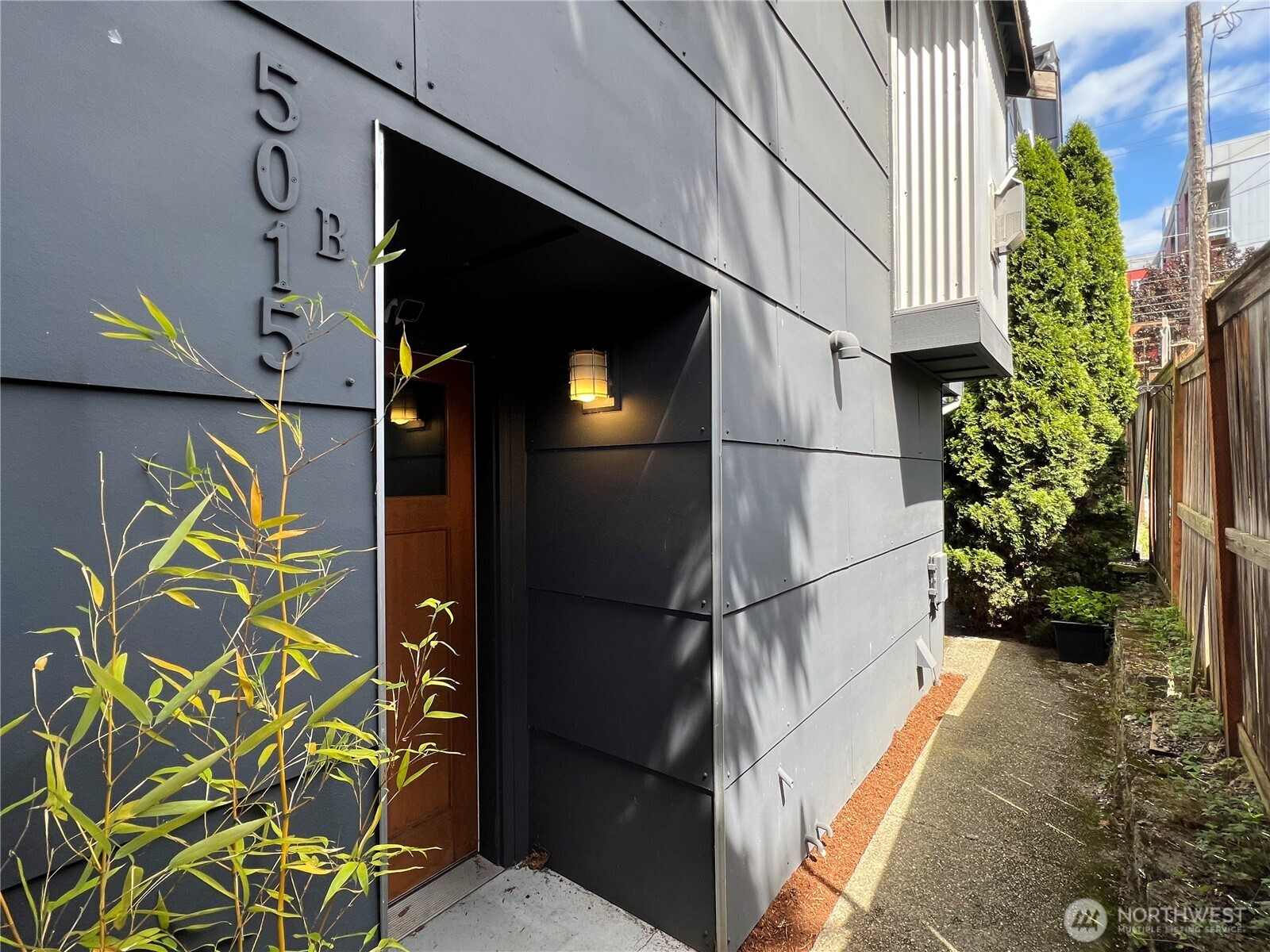 5015 37th Avenue S, Seattle, WA 98118