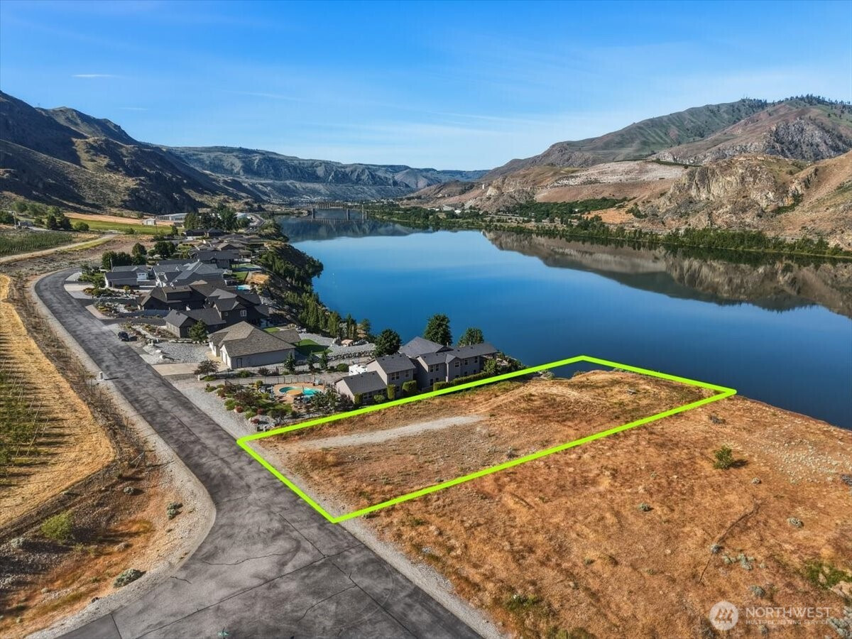 33 S Shore Drive, Orondo, WA 98843