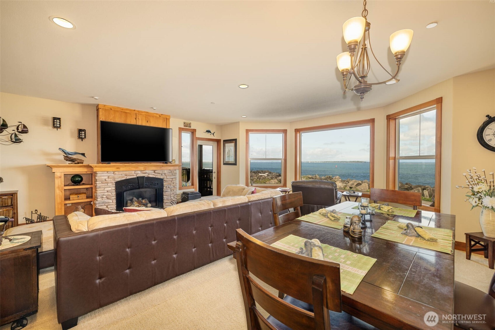 743 Neddie Rose Drive, Westport, WA 98595