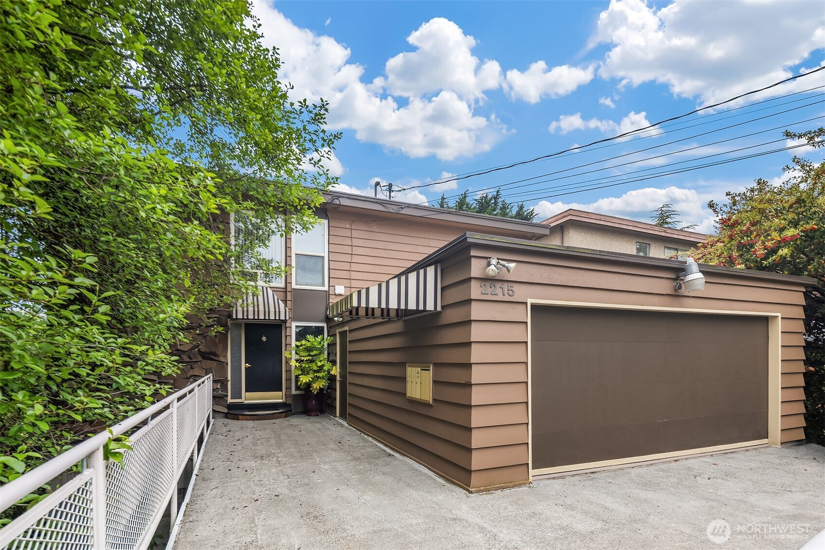 2215 W Raye Street, Seattle, WA 98199