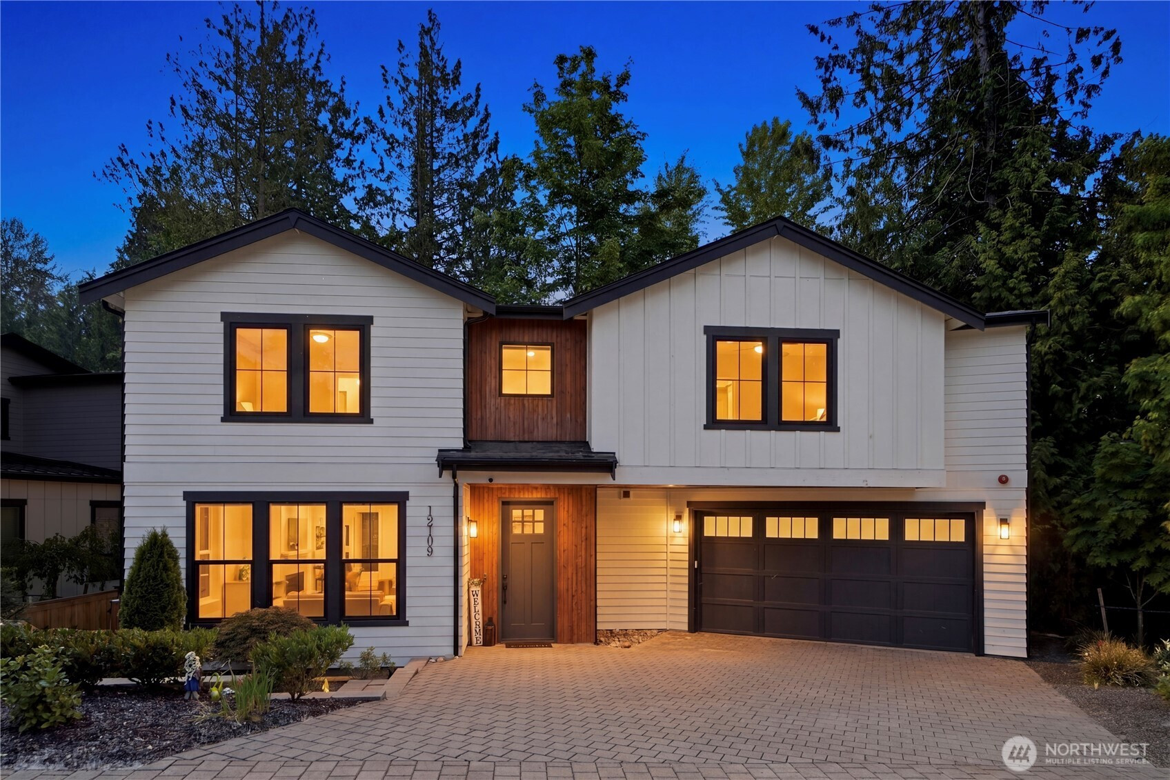 12109 NE 105th St, Kirkland, WA 98033
