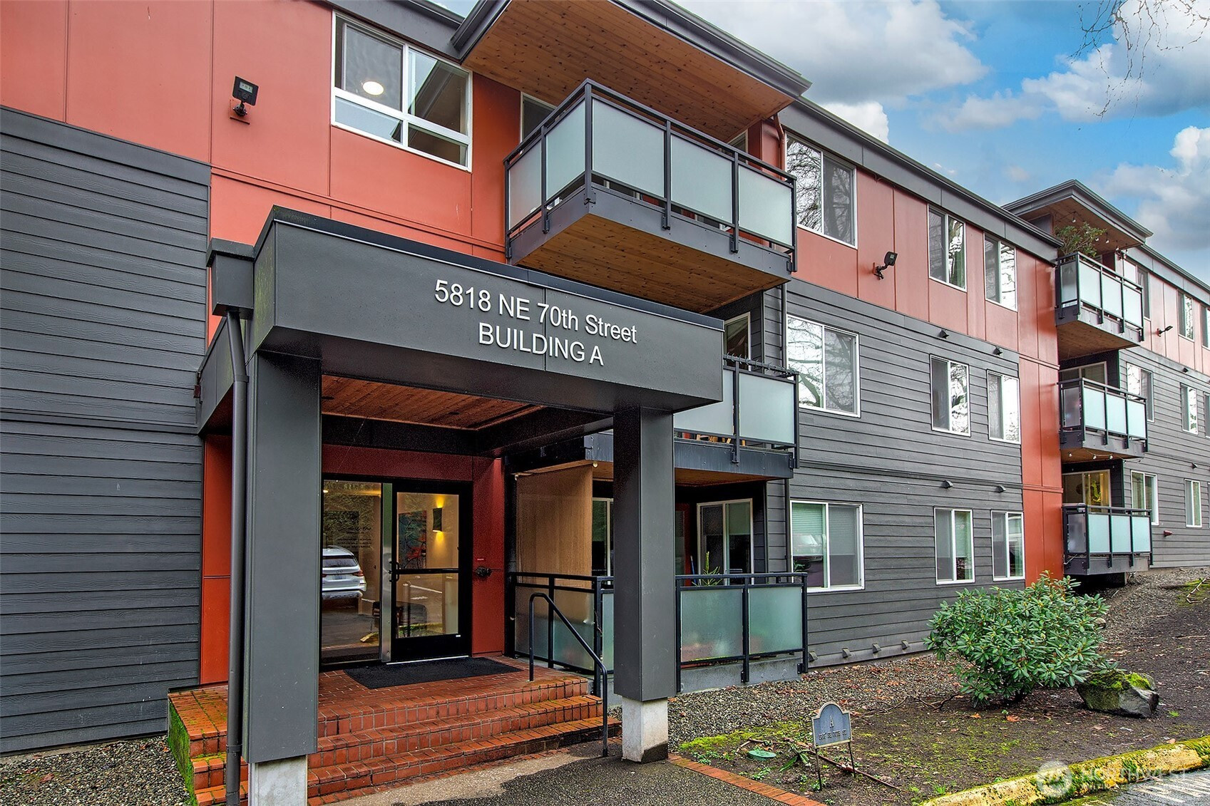 5818 NE 70th Street, Seattle, WA 98115