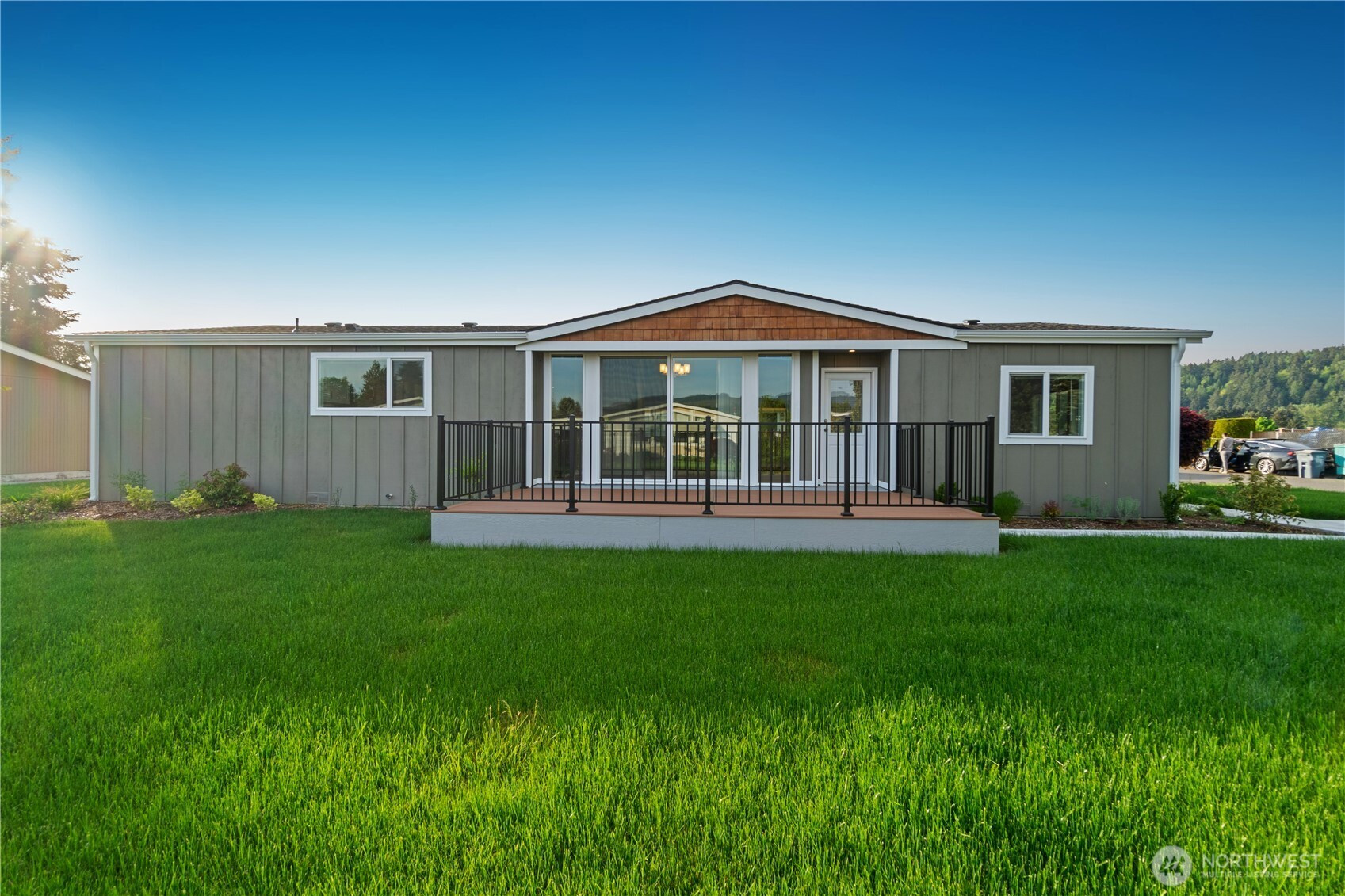 836 S Harmon Way, Orting, WA 98360
