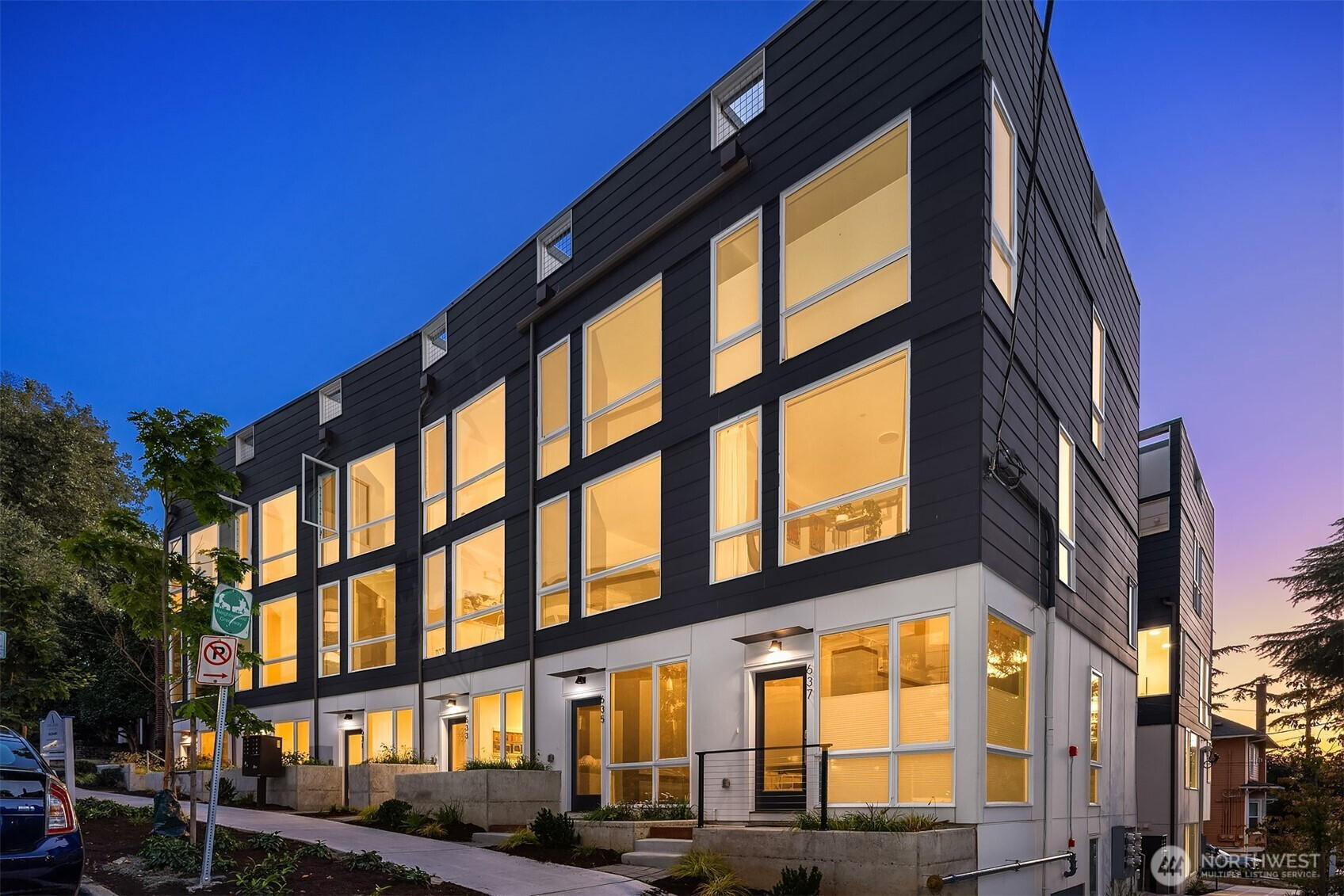 633 13th Avenue E, Seattle, WA 98102