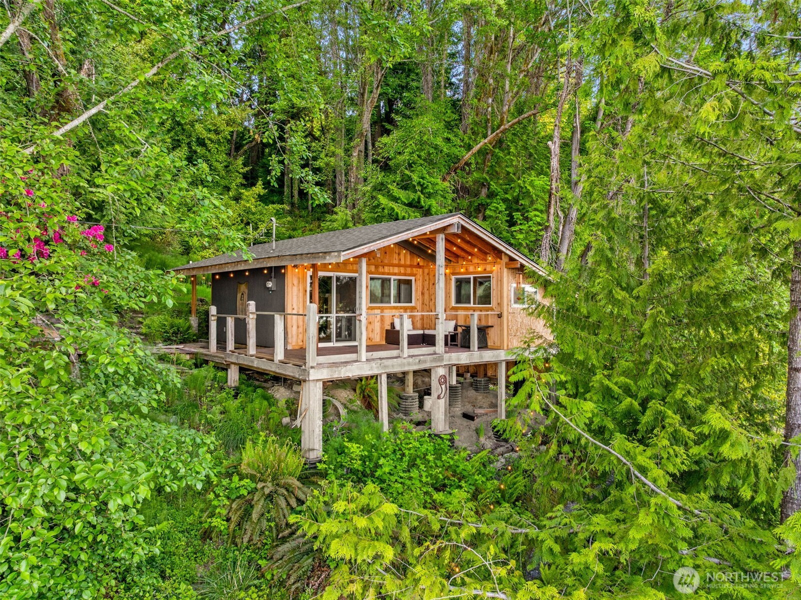 9524 Maple Beach Lane NW, Olympia, WA 98502