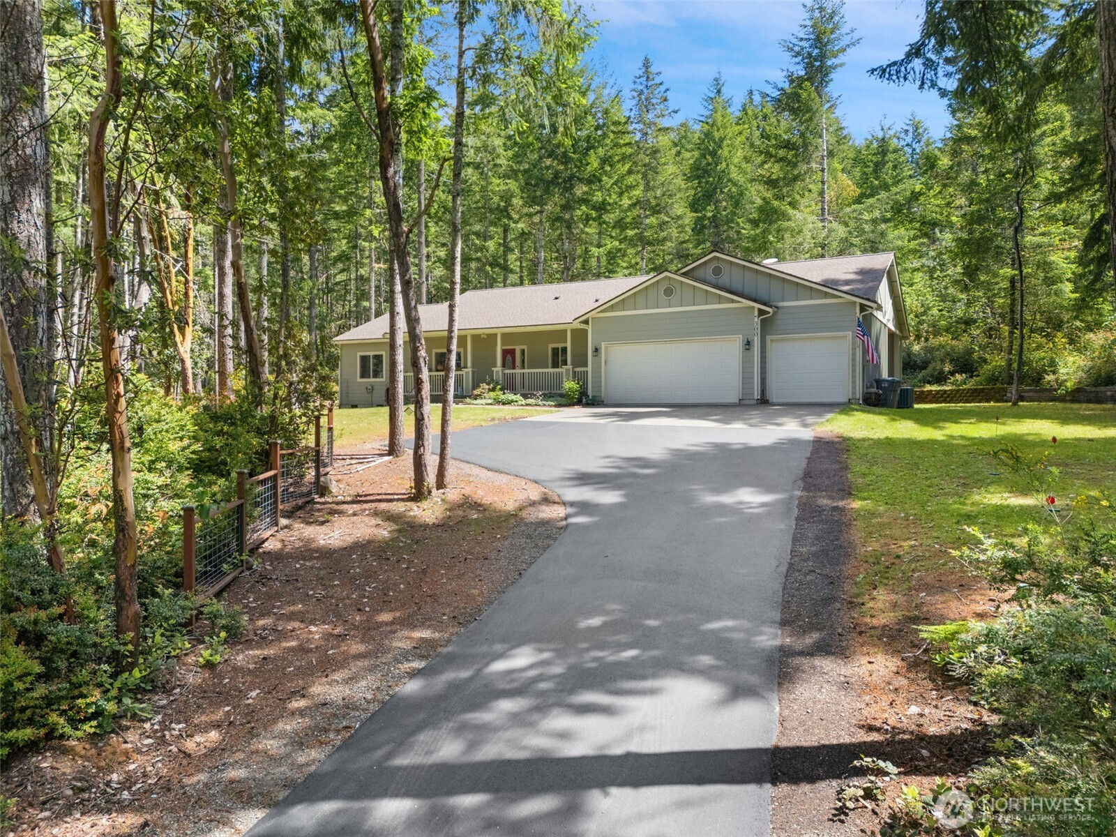 300 E Hillside Drive, Belfair, WA 98528