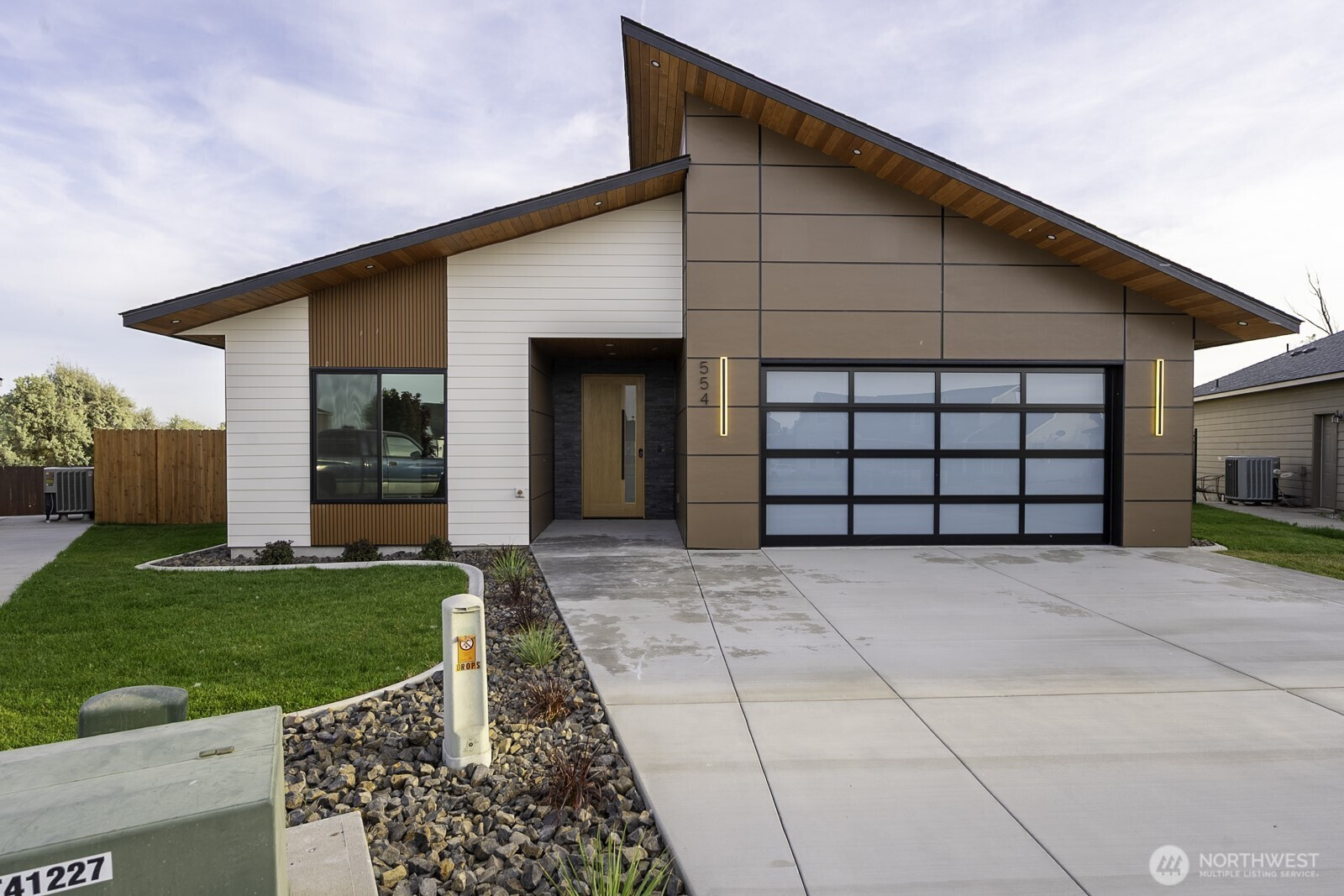 554 N Sparrow Lane, Moses Lake, WA 98837