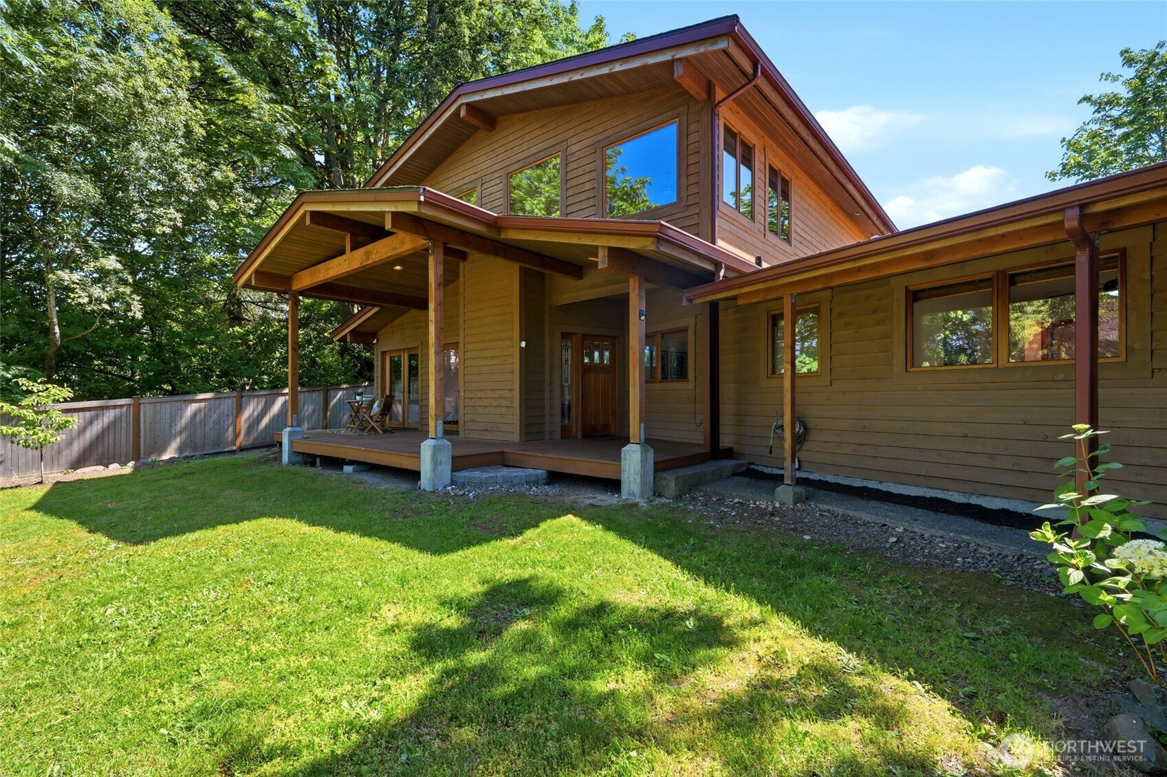 19946 47th Avenue NE, Lake Forest Park, WA 98155