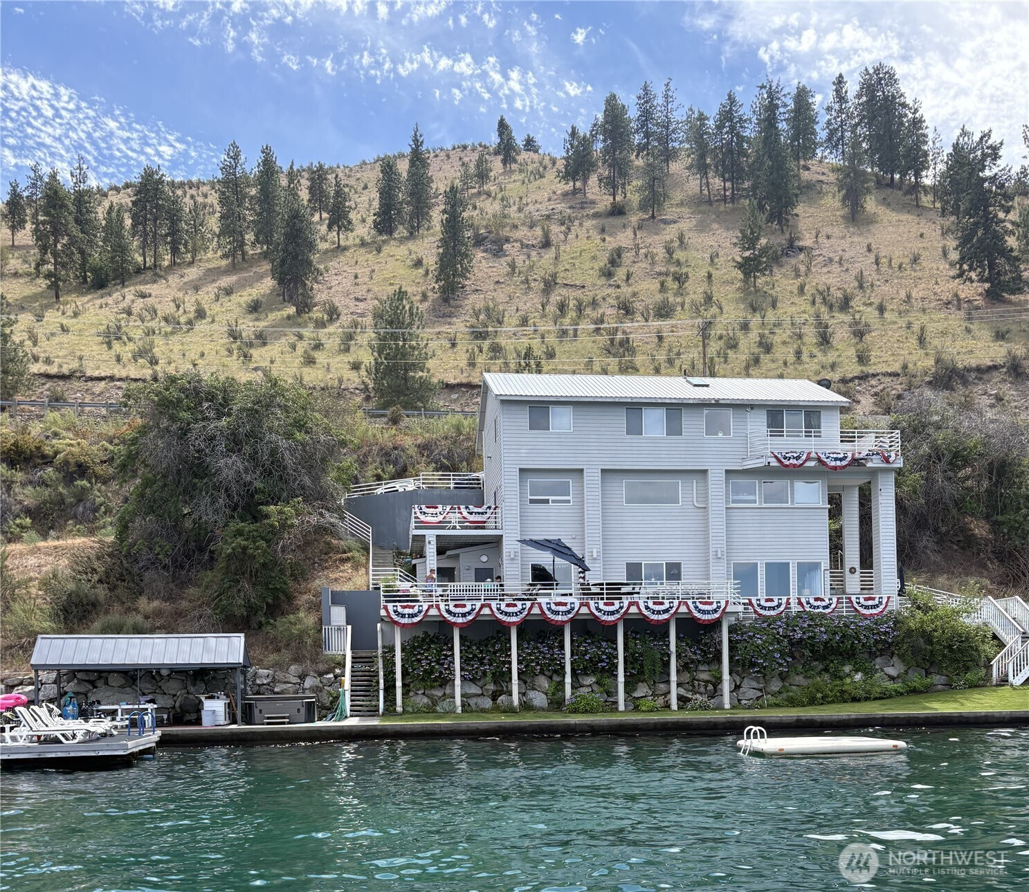 2685 S Lakeshore Road, Chelan, WA 98816