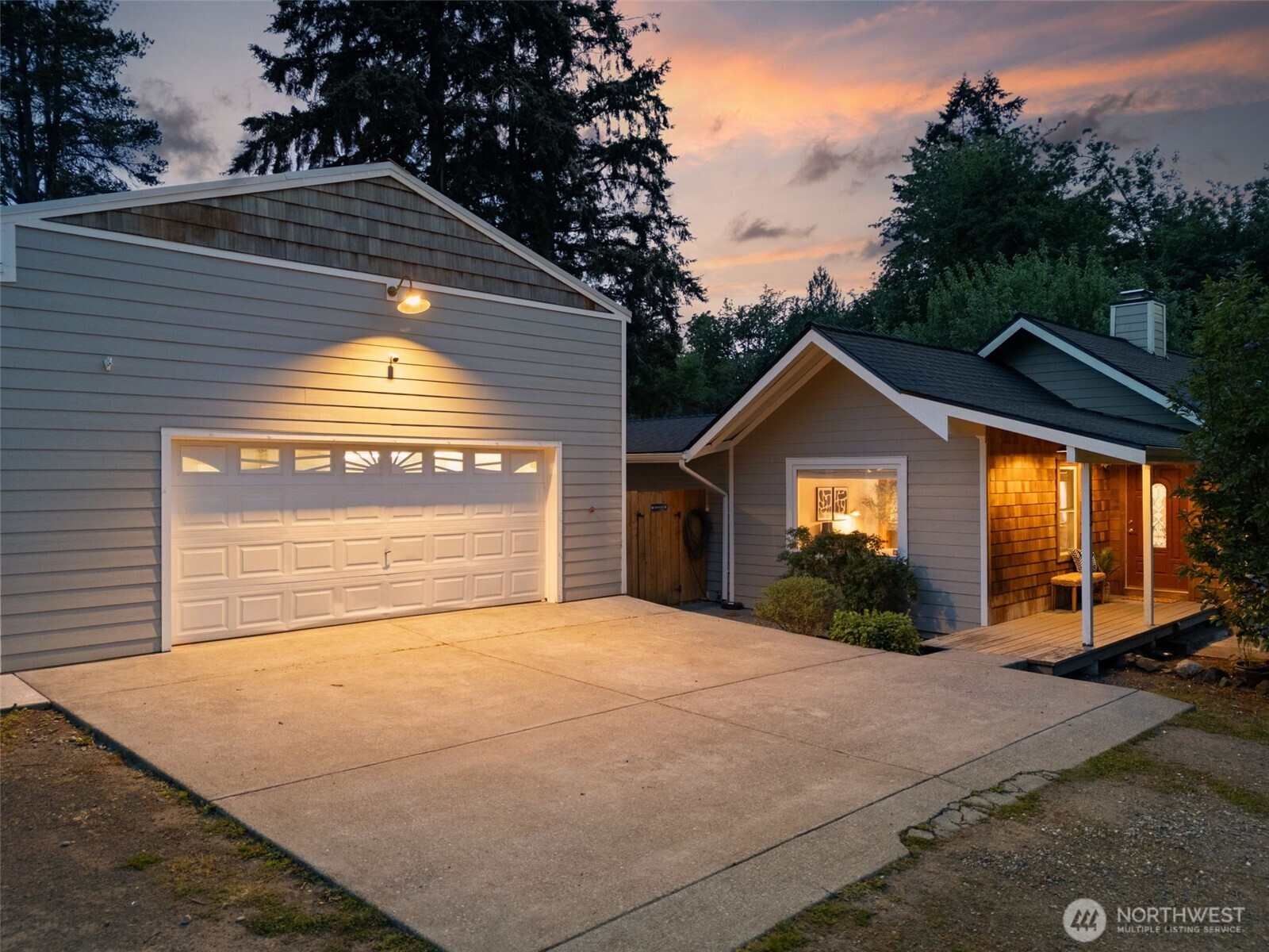6096 E Collins Road, Port Orchard, WA 98366