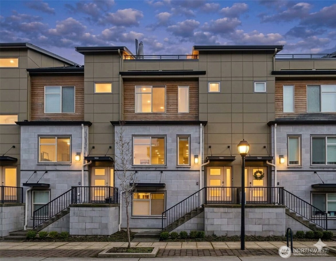 964 7th Avenue NE, Issaquah, WA 98029