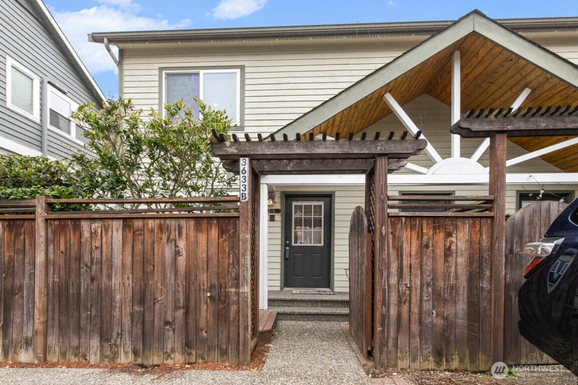 3633 22nd Avenue W, Seattle, WA 98199
