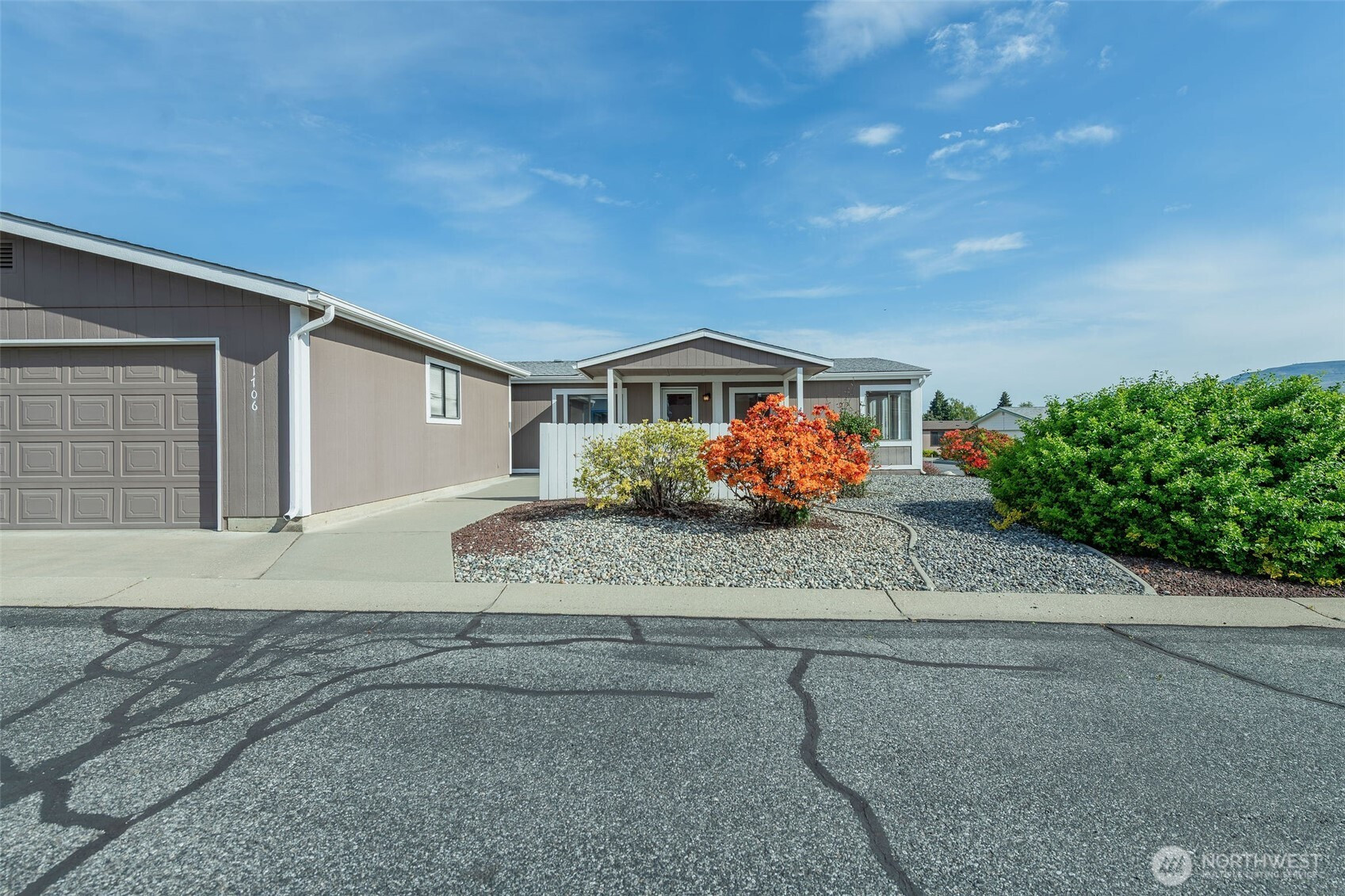 1706 Twin Peaks Drive, Wenatchee, WA 98801