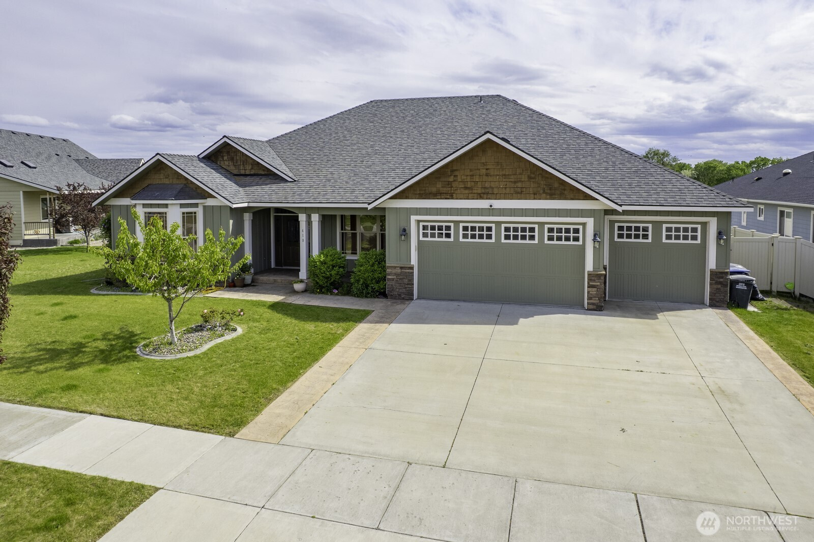 419 S Astor Loop, Moses Lake, WA 98837