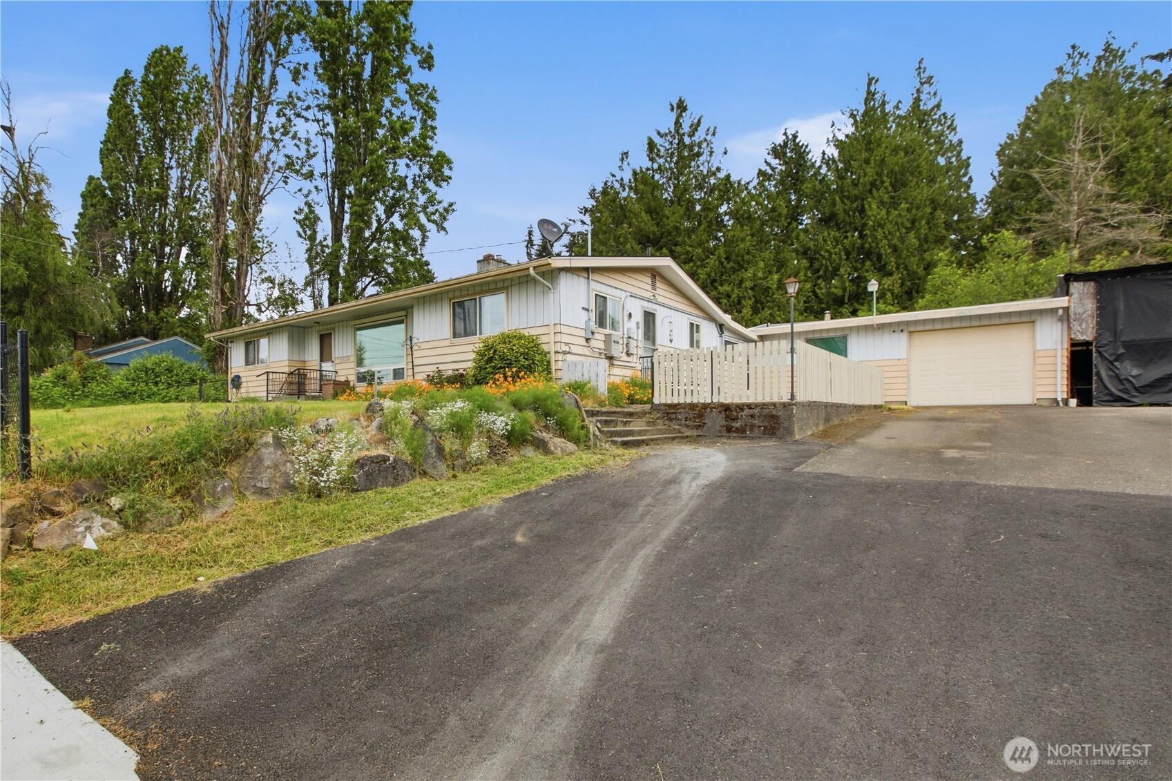 22616 24th Avenue S, Des Moines, WA 98198