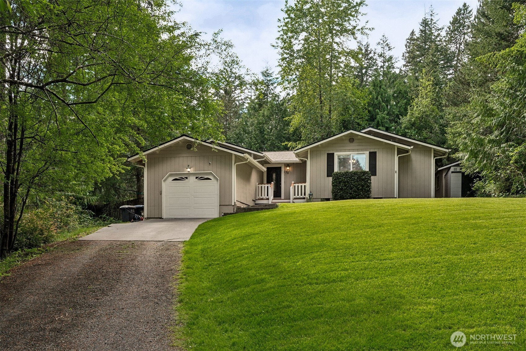 170 E Barnsby Place, Shelton, WA 98584