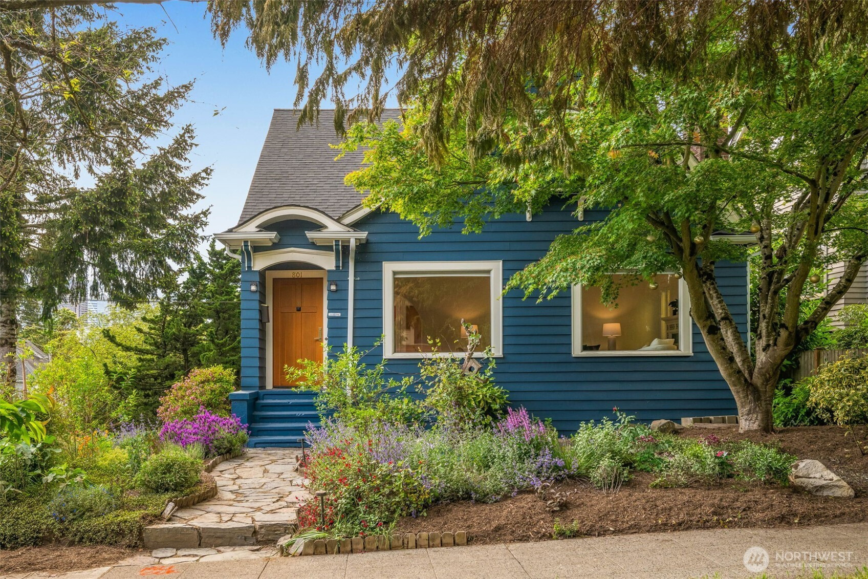 801 16th Avenue, Seattle, WA 98122