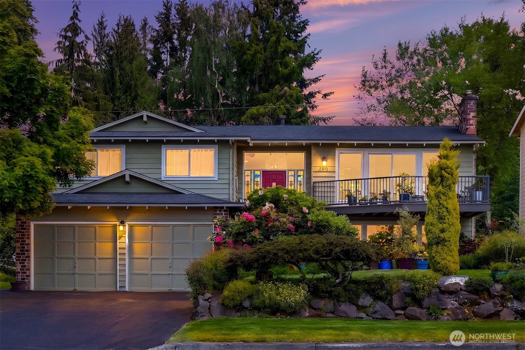 1033 8th Avenue S, Edmonds, WA 98020