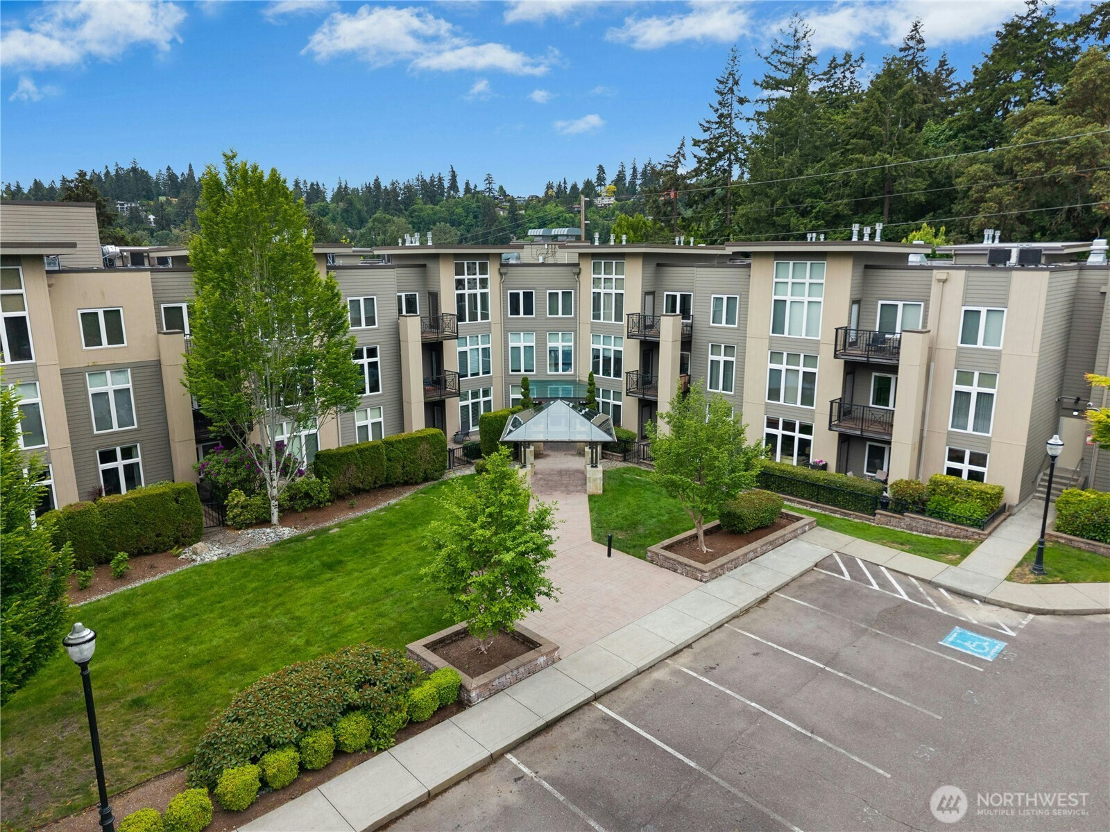 150 102nd Avenue SE, Bellevue, WA 98004