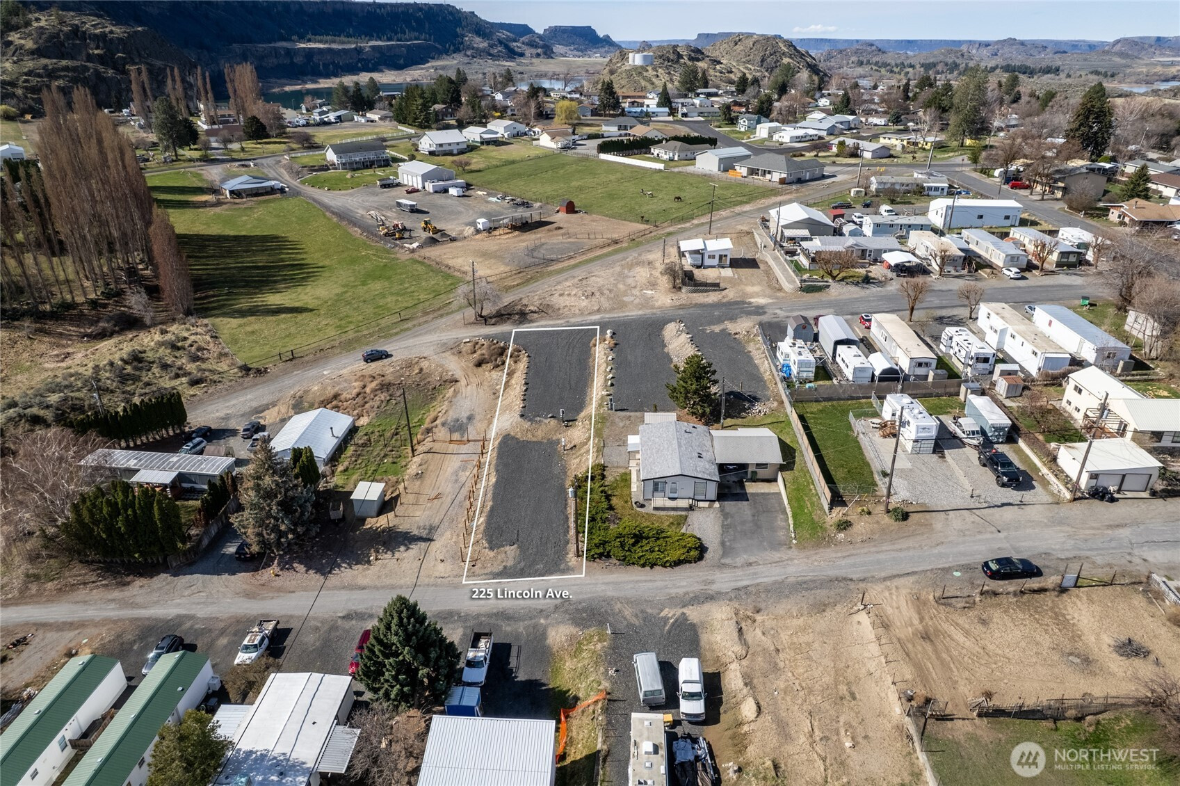 225 Lincoln Avenue, Electric City, WA 99123
