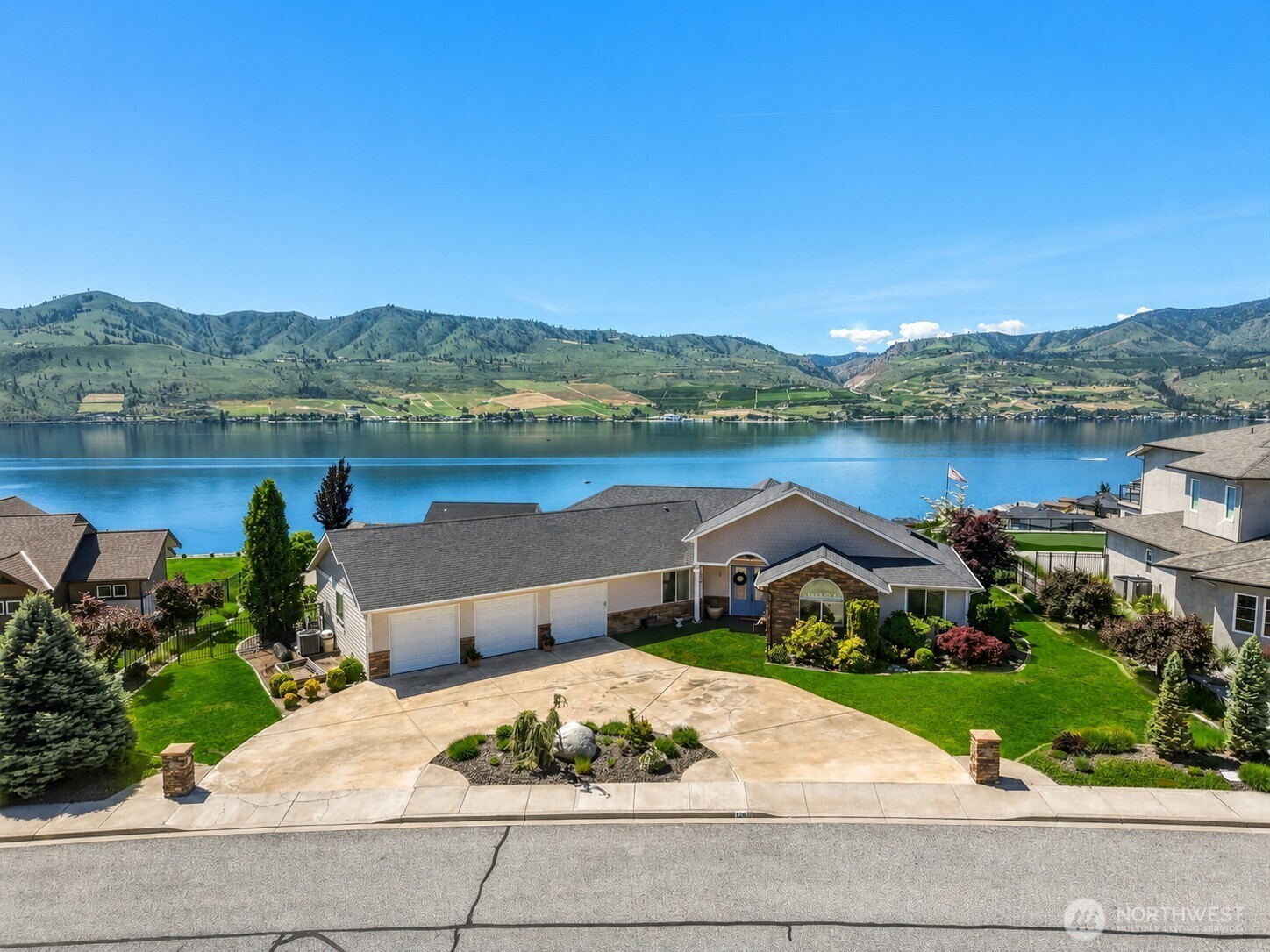 124 Waterview Drive, Chelan, WA 98816
