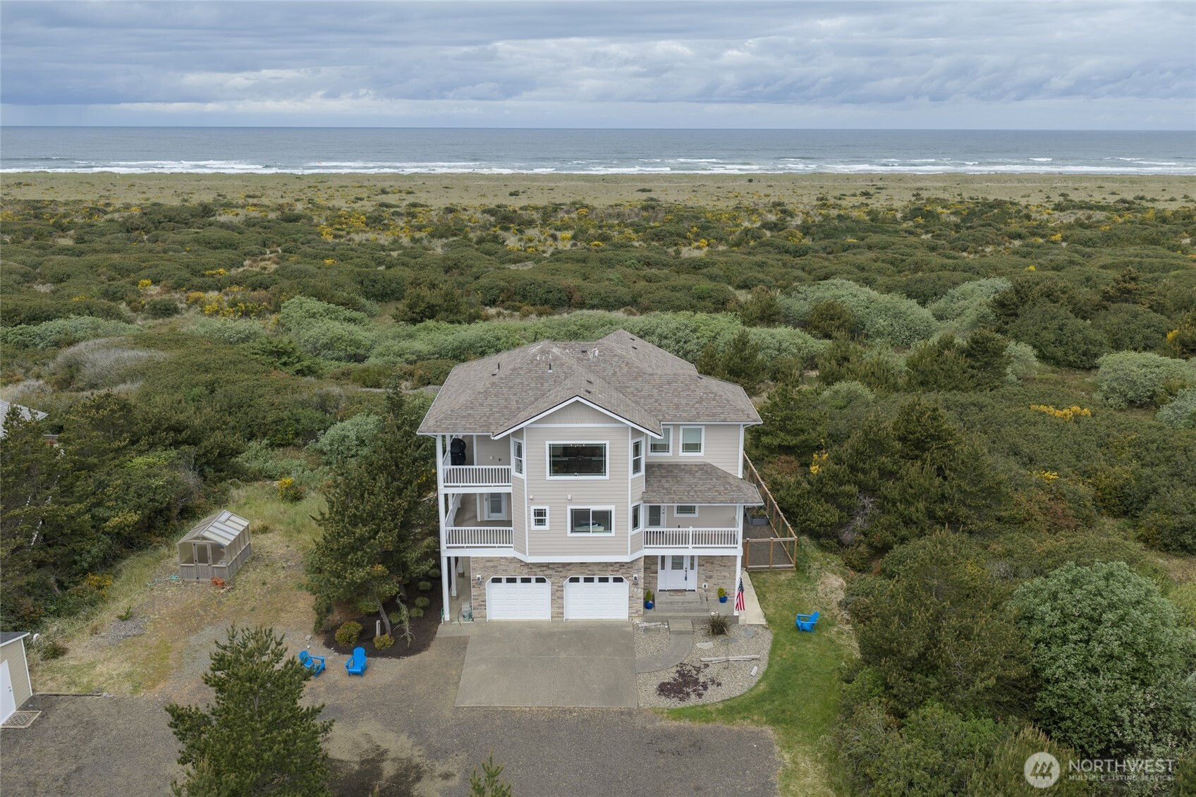 769 S Sand Dune Avenue SW, Ocean Shores, WA 98569