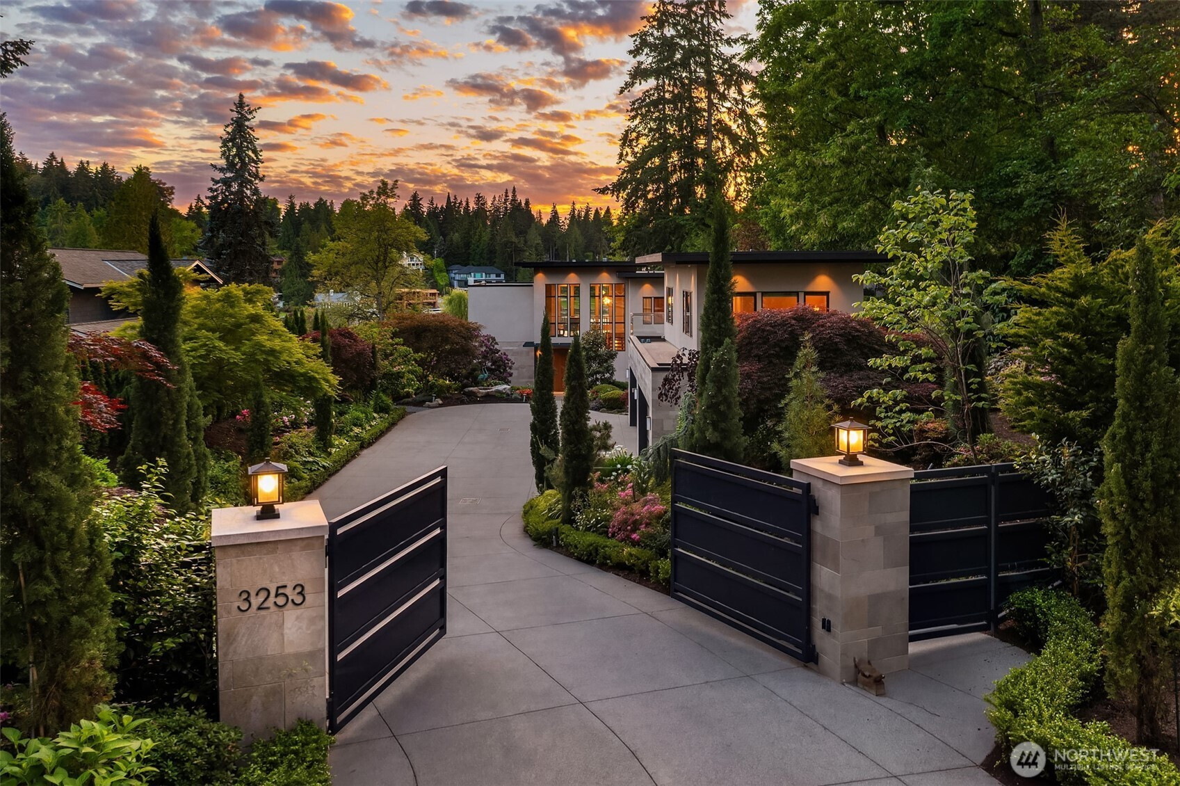 3253 Hunts Point Road, Bellevue, WA 98004