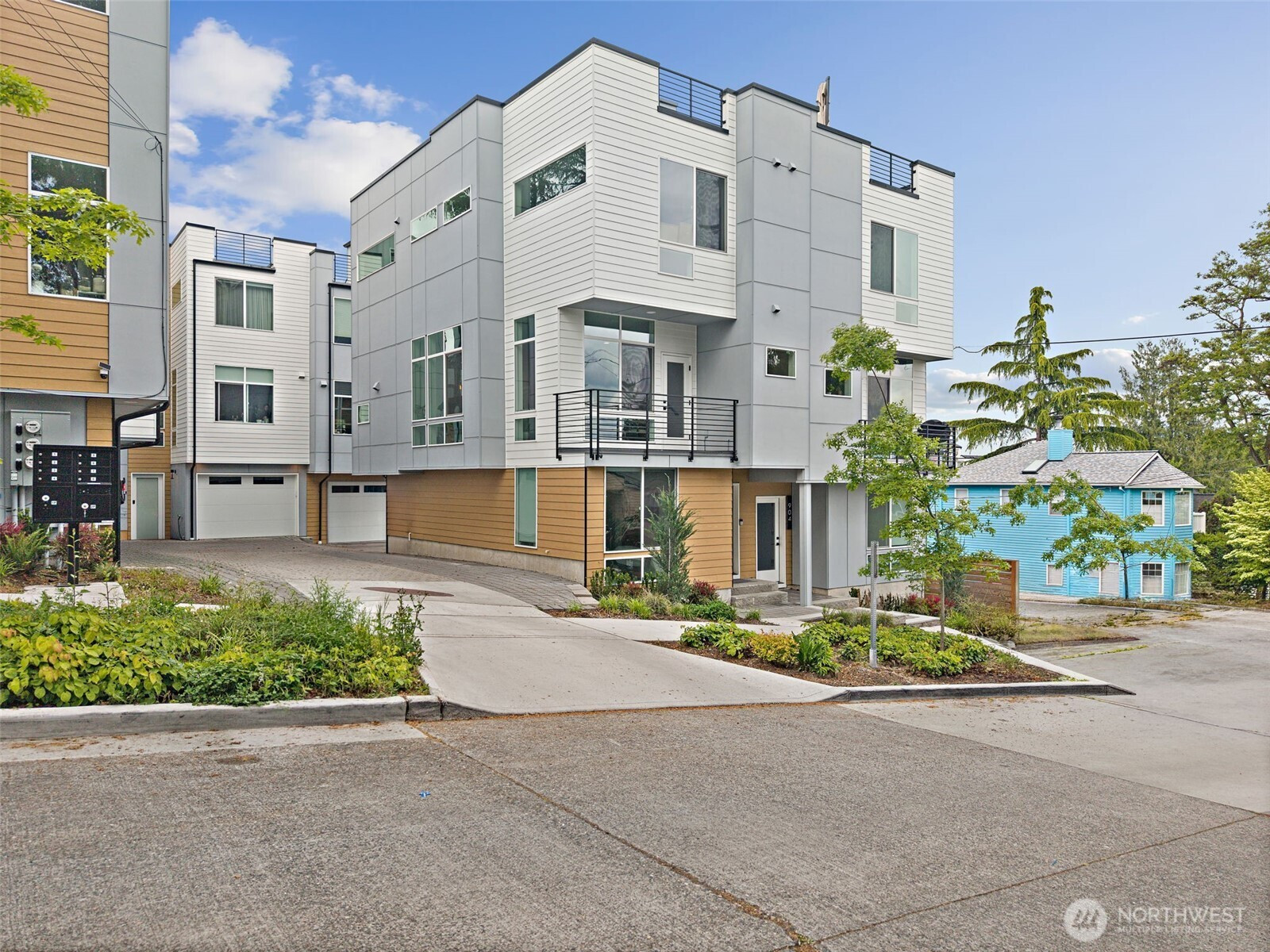 902 N 86th Street, Seattle, WA 98103