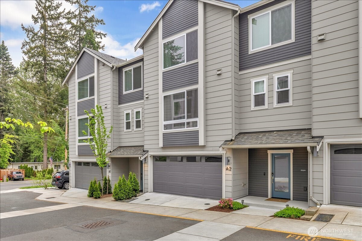 13628 Manor Way, Lynnwood, WA 98087